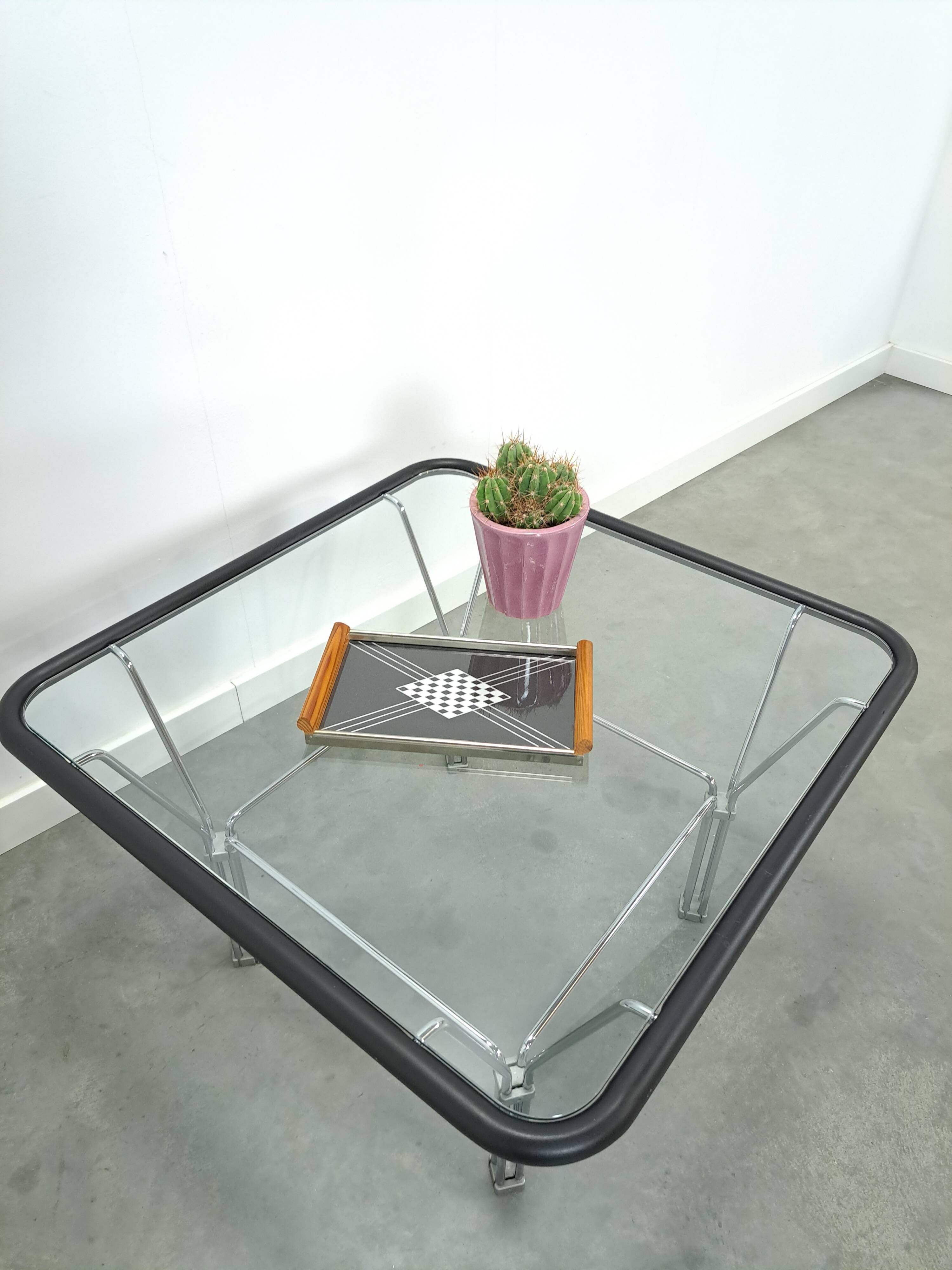 Glazen jaren 70 salontafel met chromen onderstel vintage