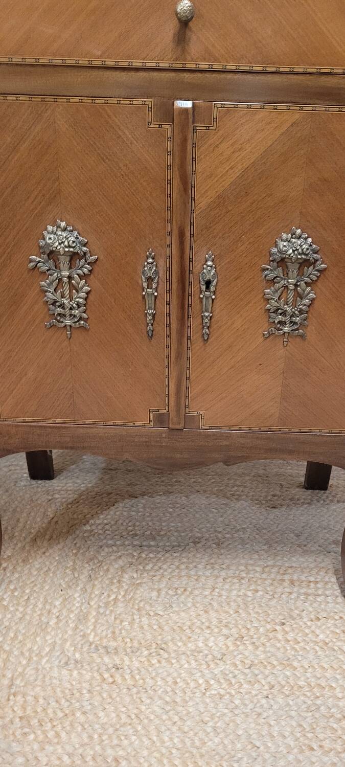 Louis XV style display case in marquetry