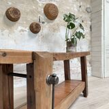 Solid wood carpenter's workbench