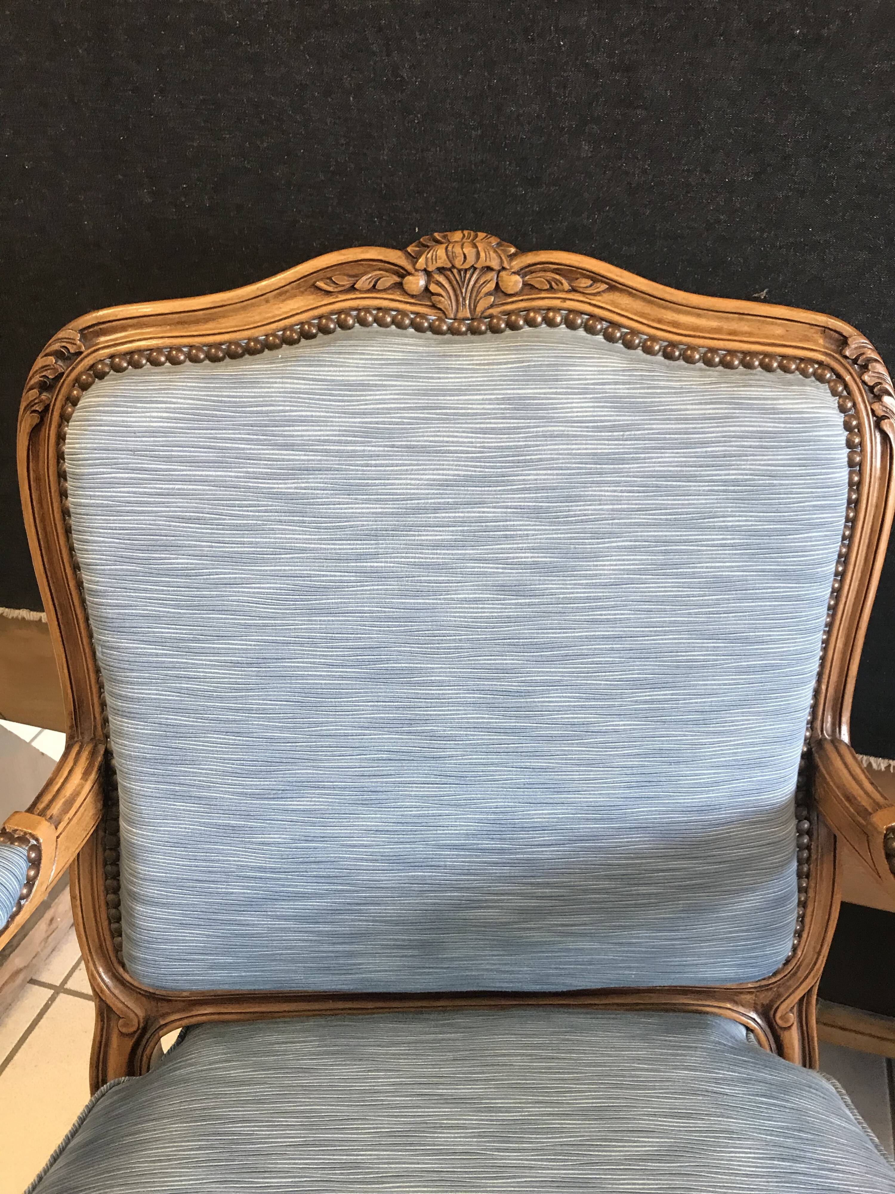 Paire de fauteuils cabriolets style Louis XV