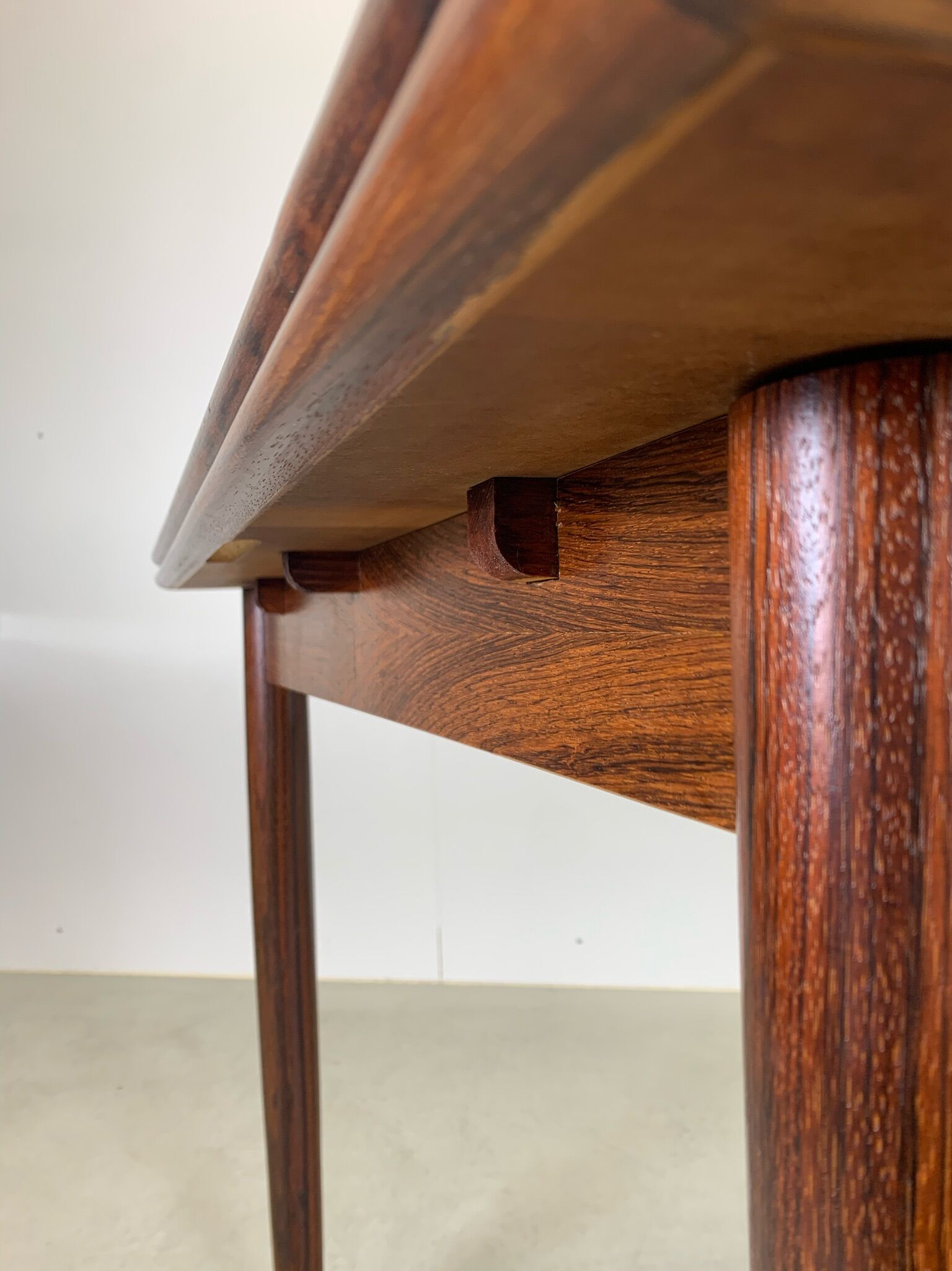 Set table and chairs in palisander