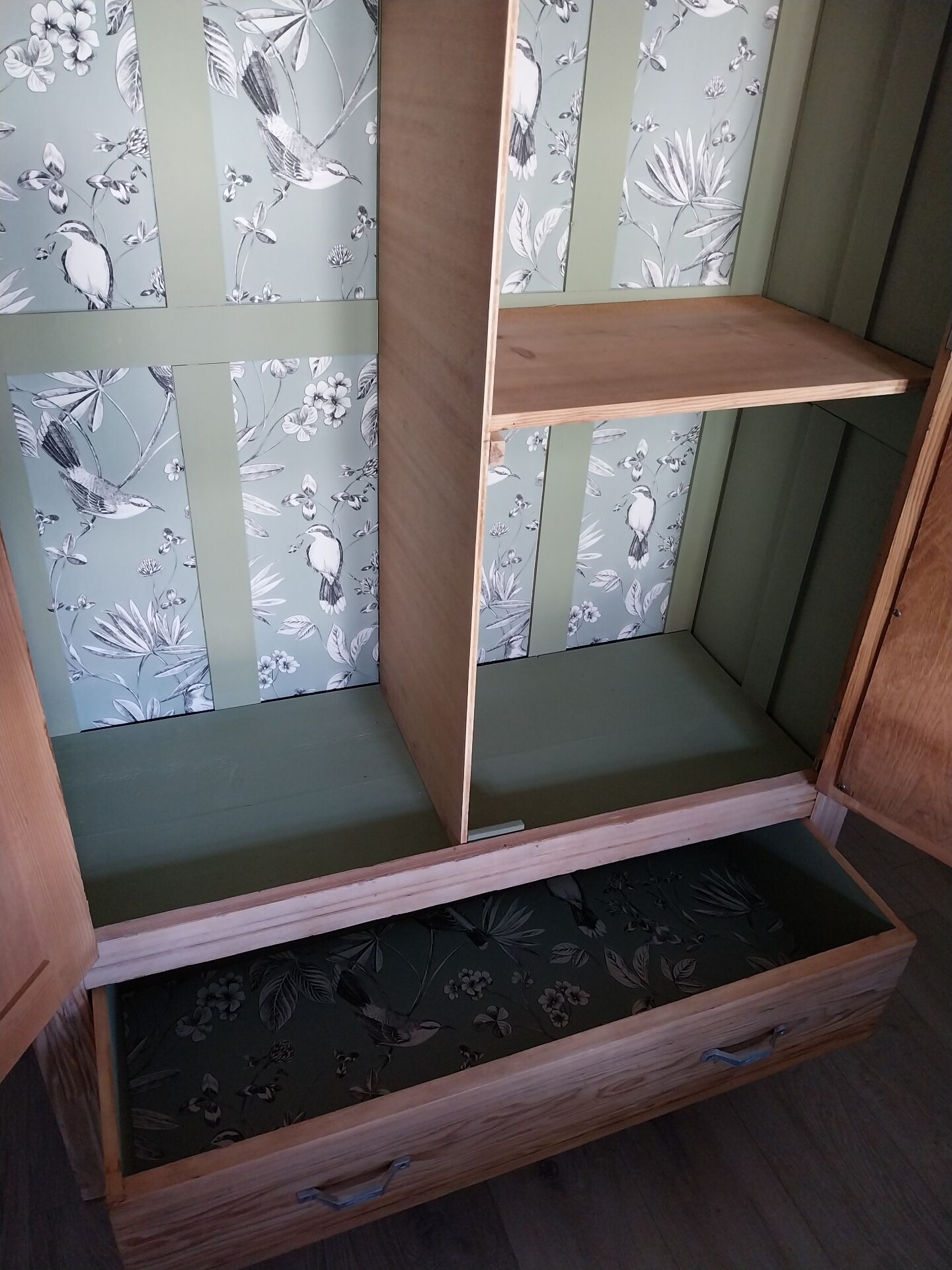 Armoire art deco