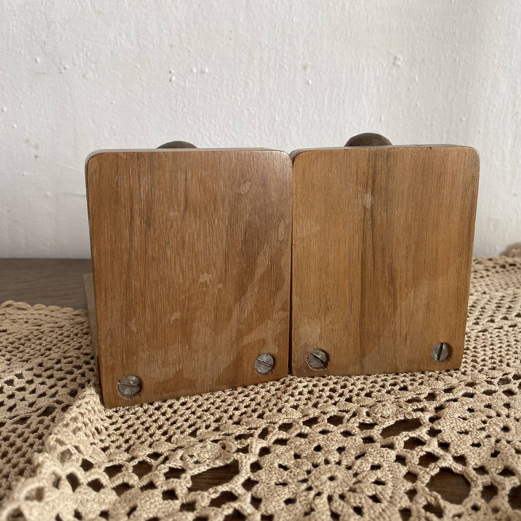 Pair of Art Deco wooden bookends carved with birds.