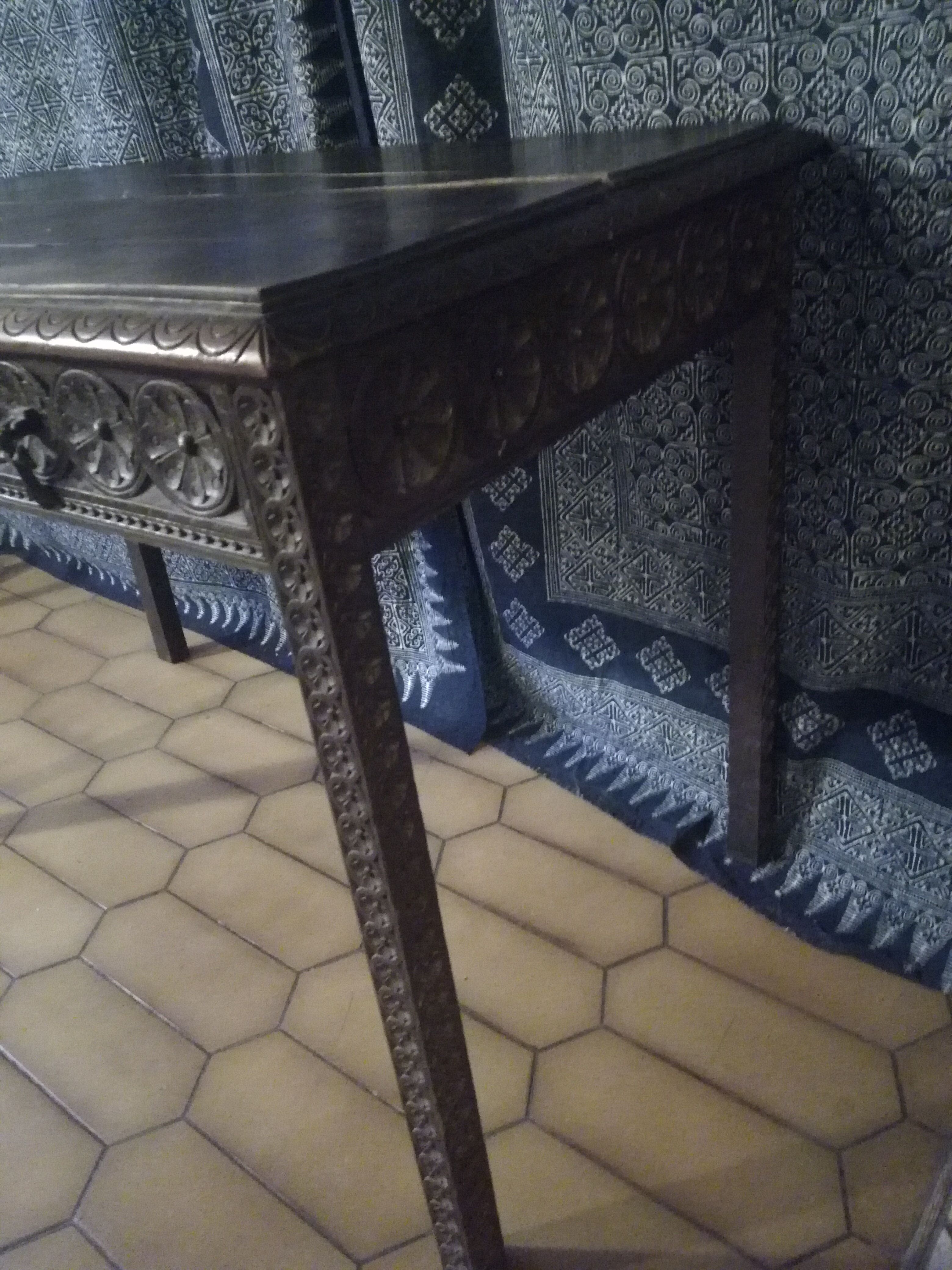 Ethnic table