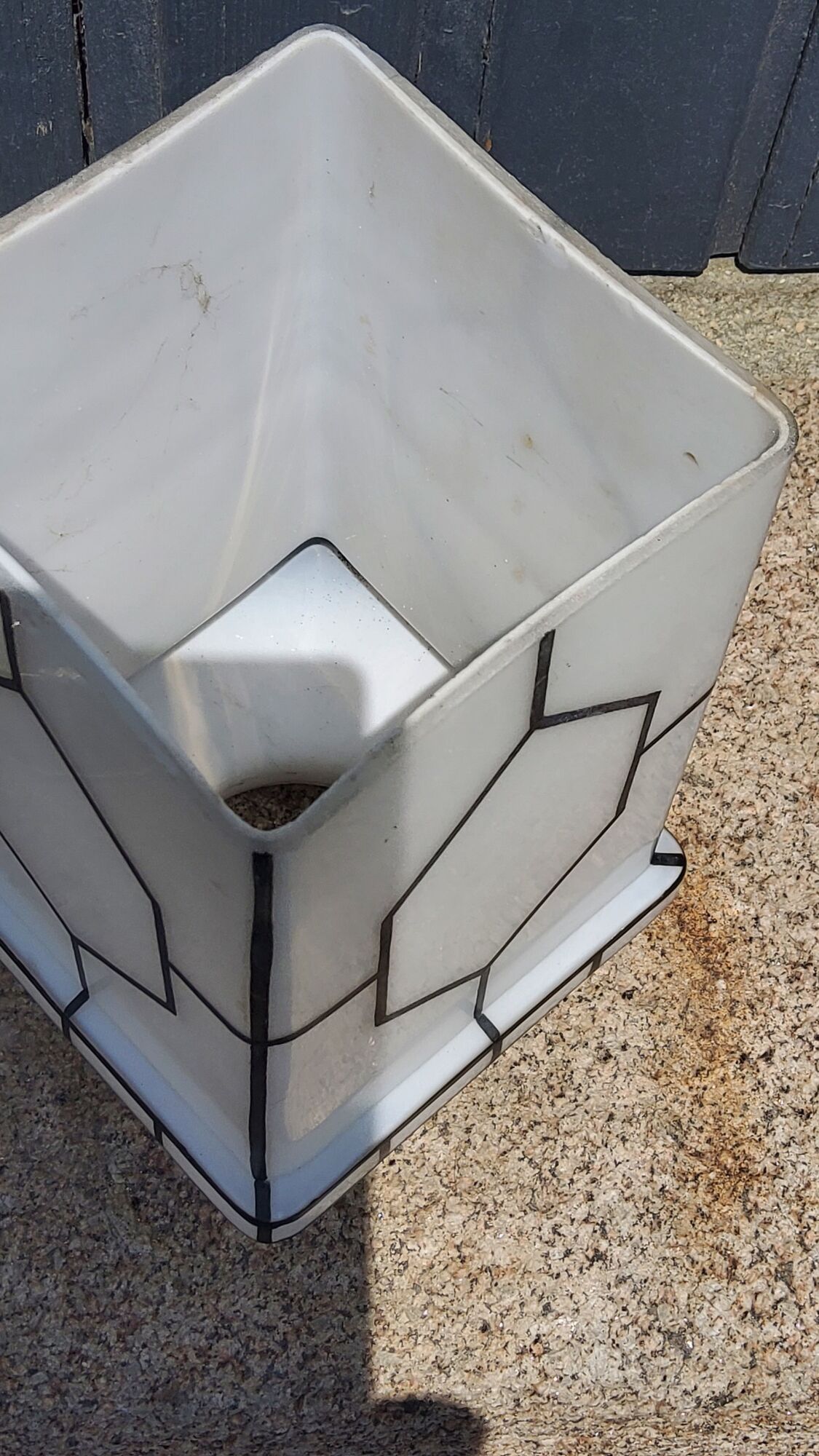 Art deco wall lamp in chromed metal and enamelled opaline glass