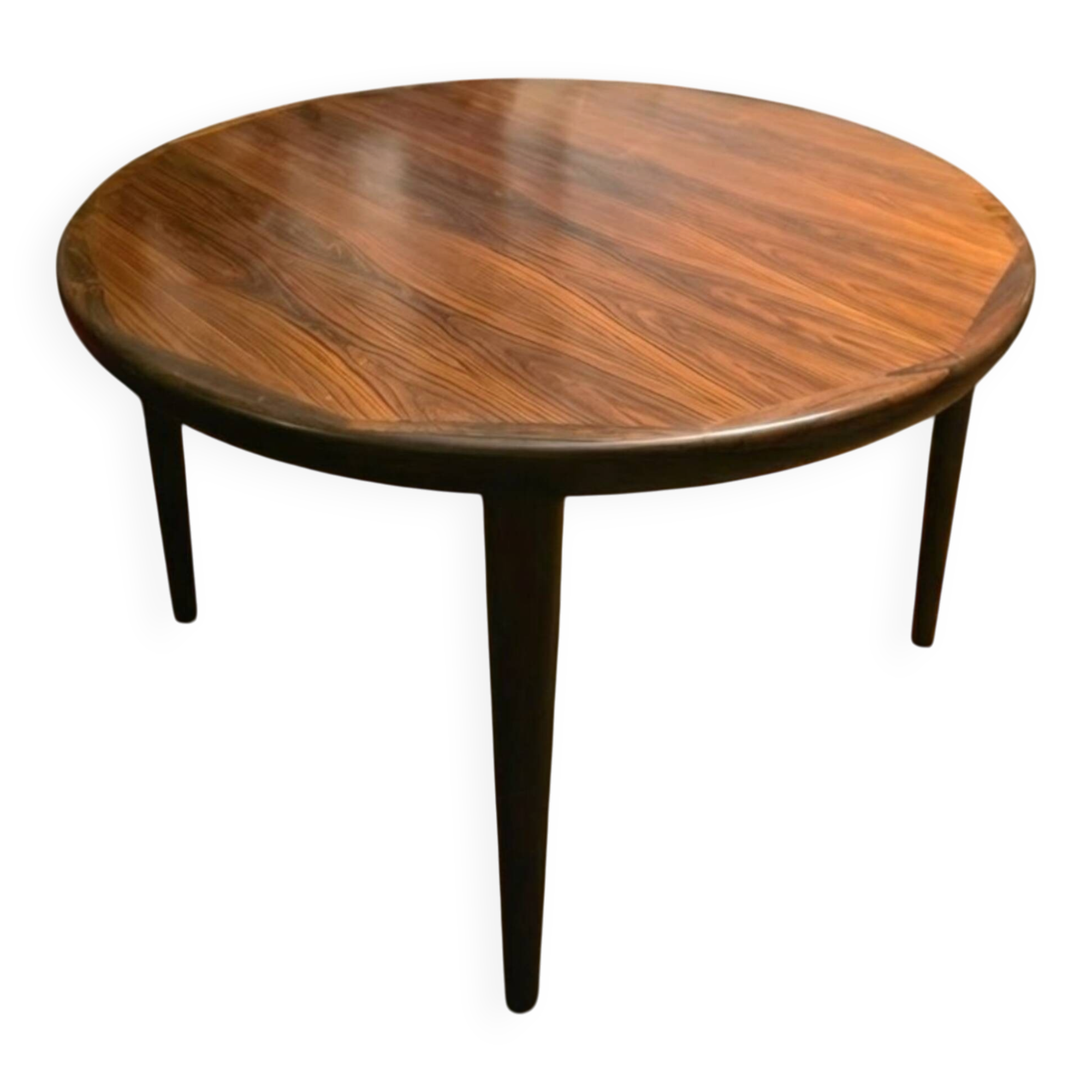 Round table by VV Møbler Spottrup extendable in rosewood