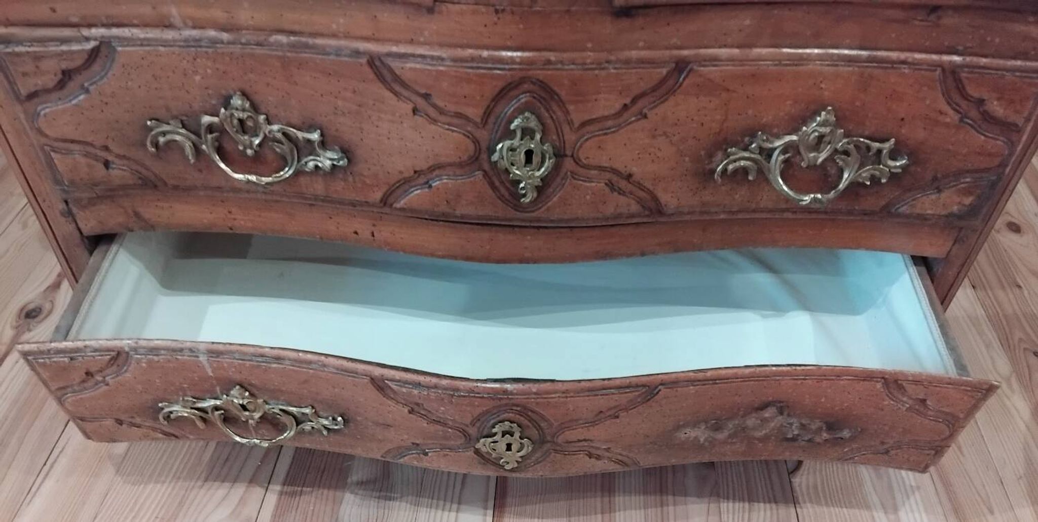 Ancienne Commode Style Louis XV
