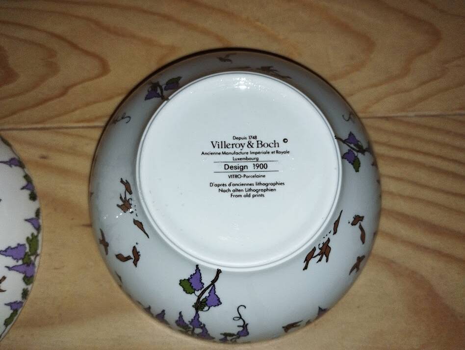 Pair of Villeroy & Boch bowls – Floral decoration – Perfect condition