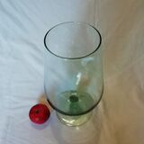 Vase en verre forme "grand verre a pied" .