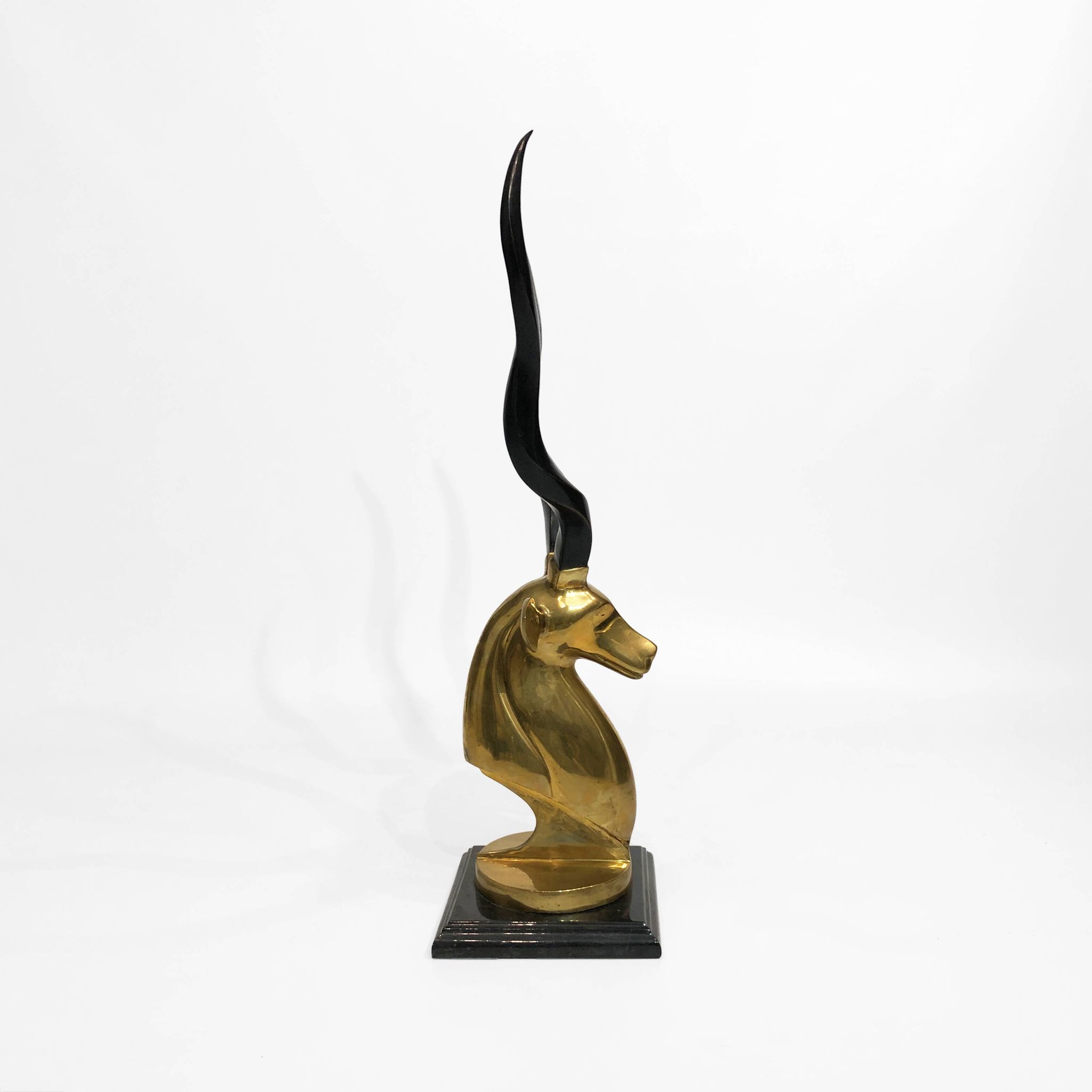 Sculpture en laiton et marbre de la tête d'antilope koudou des années 1970