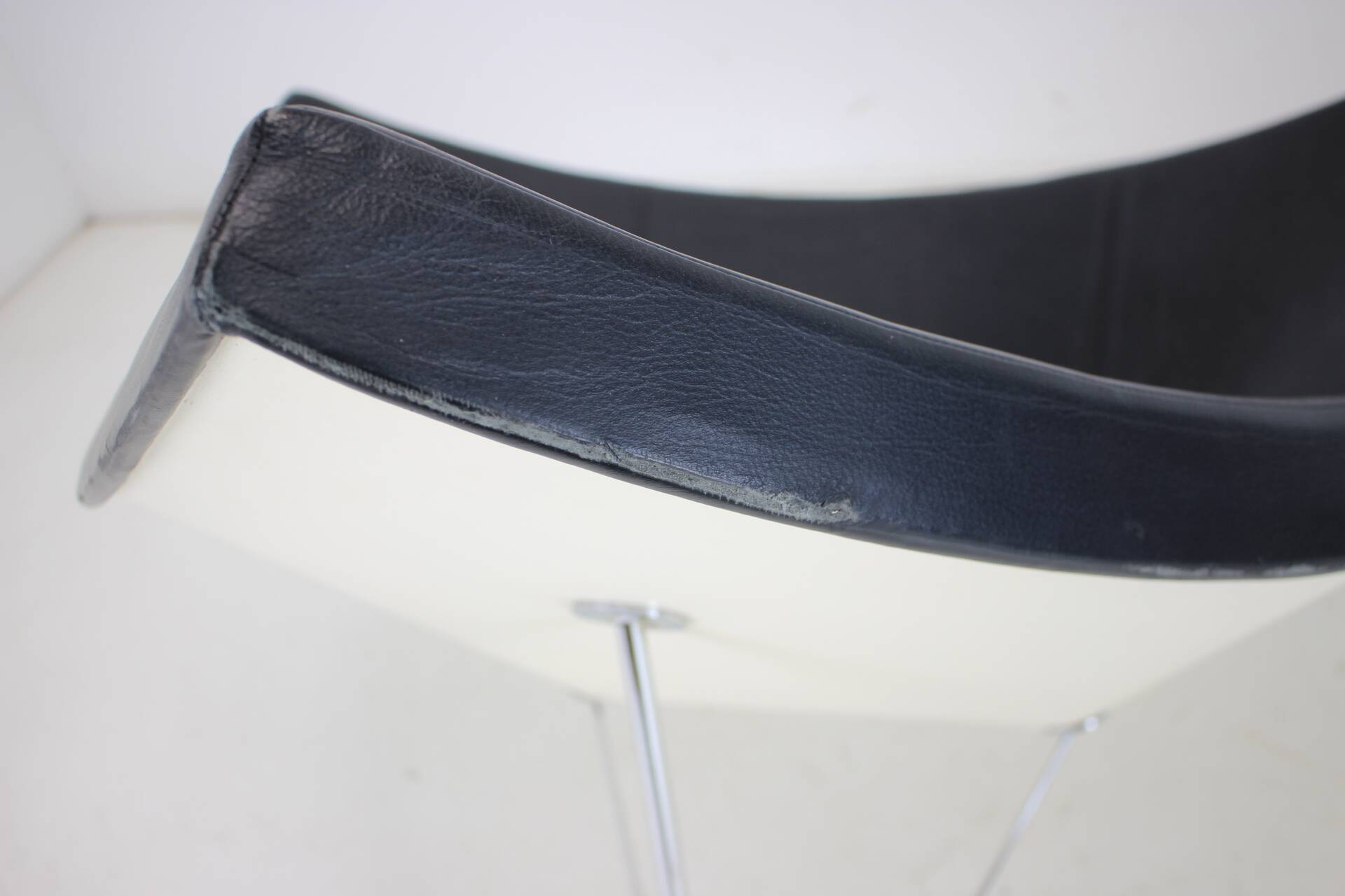 Set of Two Leather Original George Nelson Coconut Chairs, Vitra