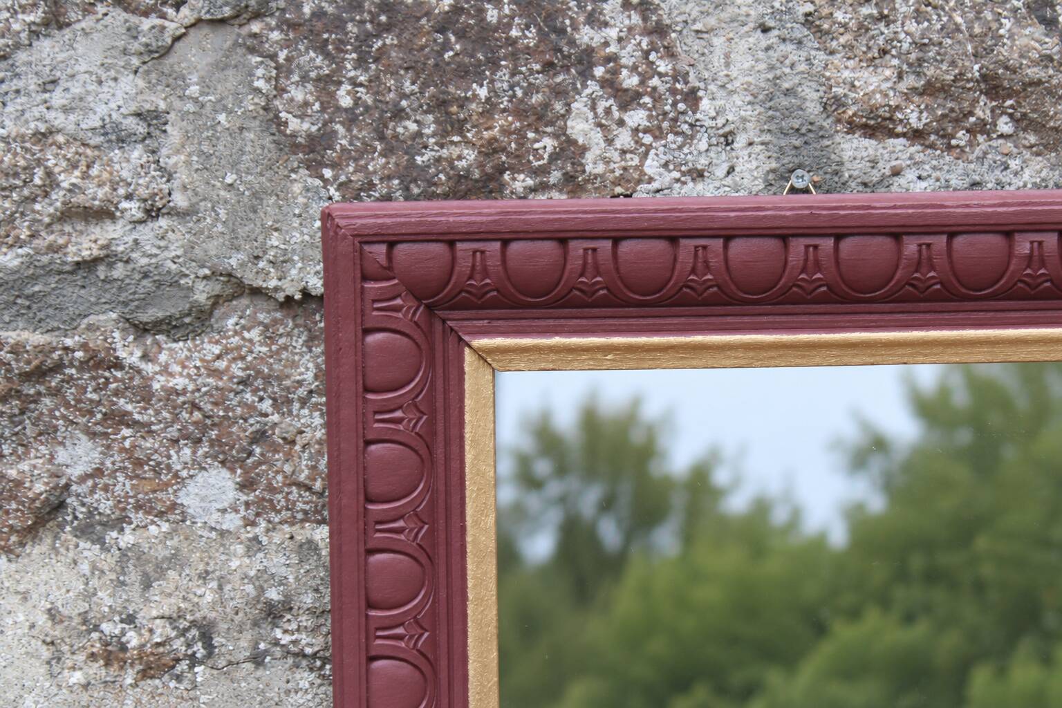 Vintage wall mirror in carved wood, burgundy and gold – Art Deco style – H4