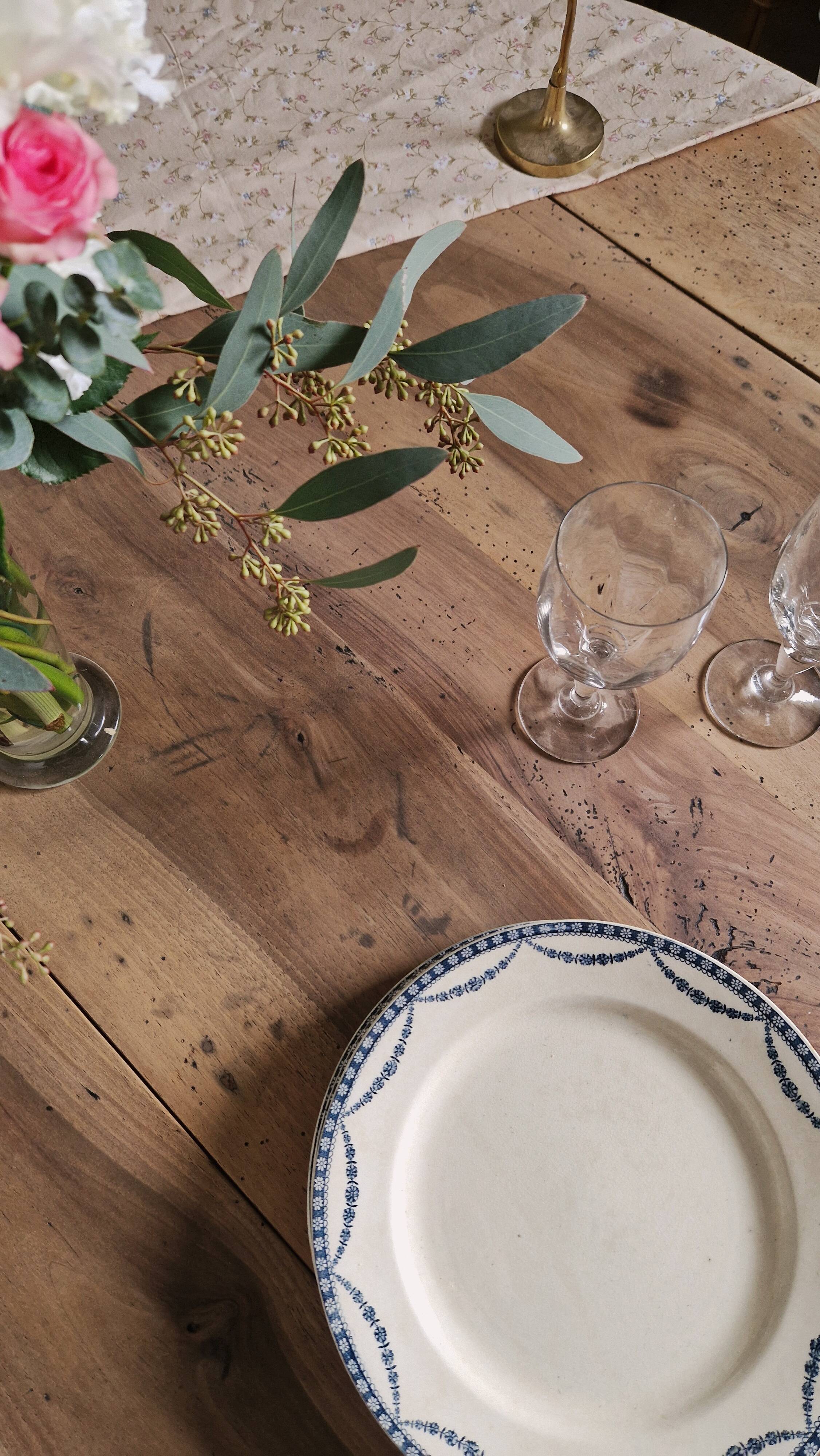 Beautiful drop-leaf table