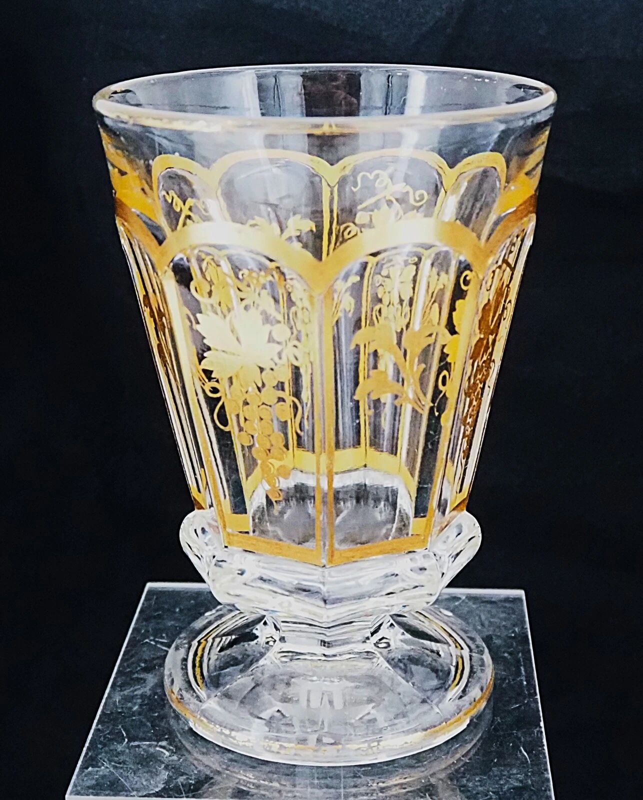 Baccarat glass vase with purple violets, gilded moulded crystal, Charles X Louis Philippe signed.