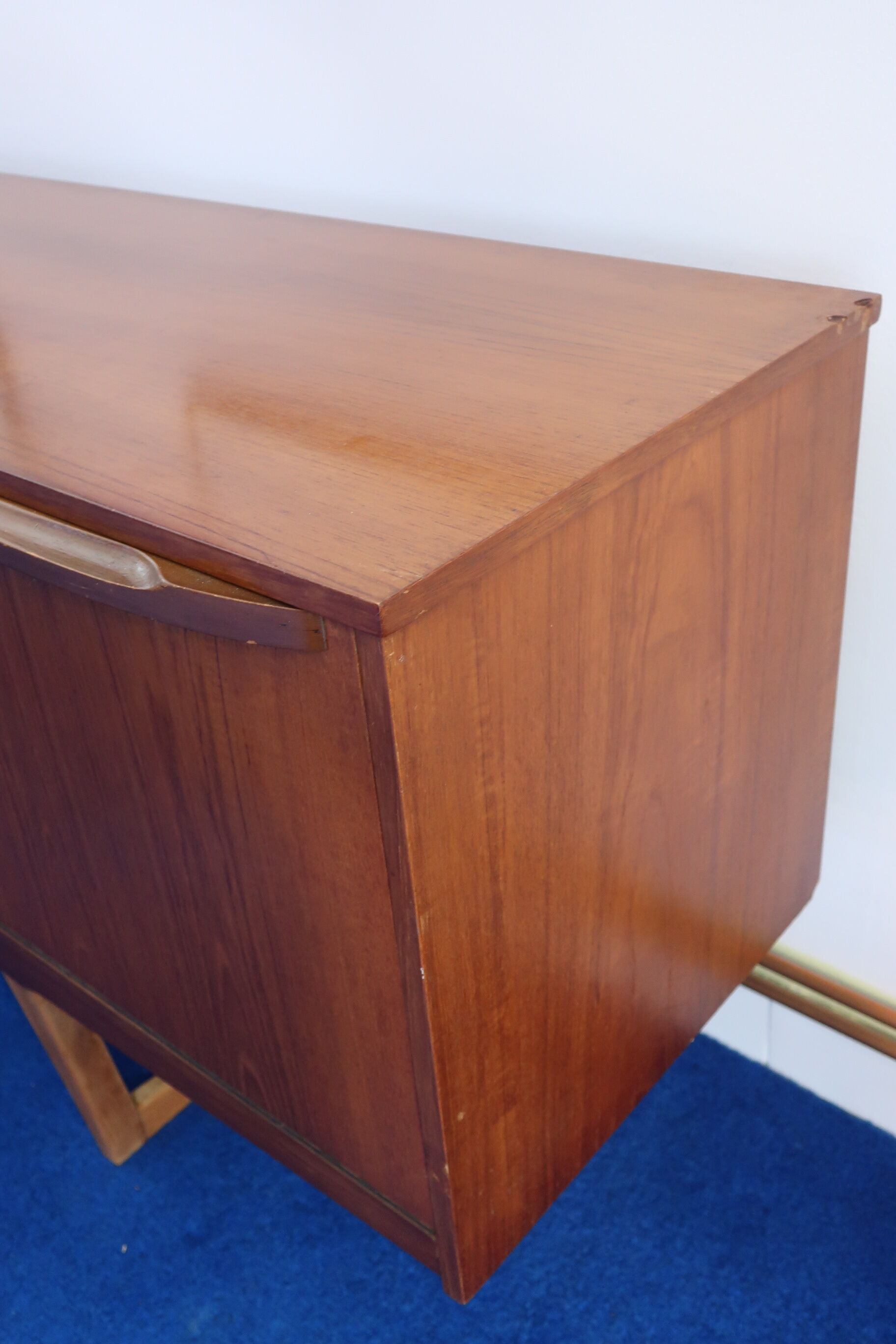 Teak sideboard of the 60s U-shaped base