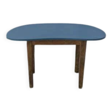 Bean-shaped coffee table