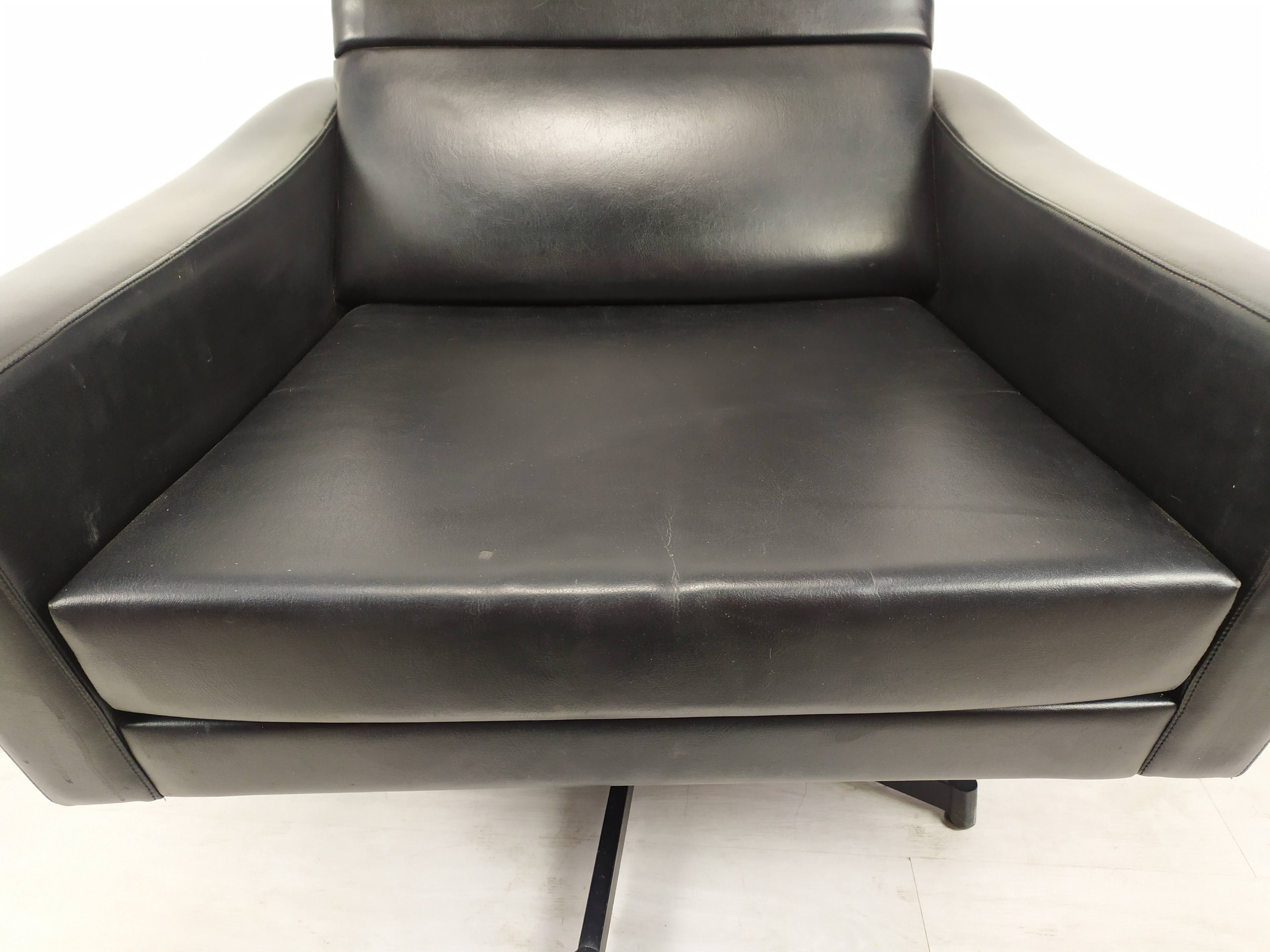 Vintage swivel armchair