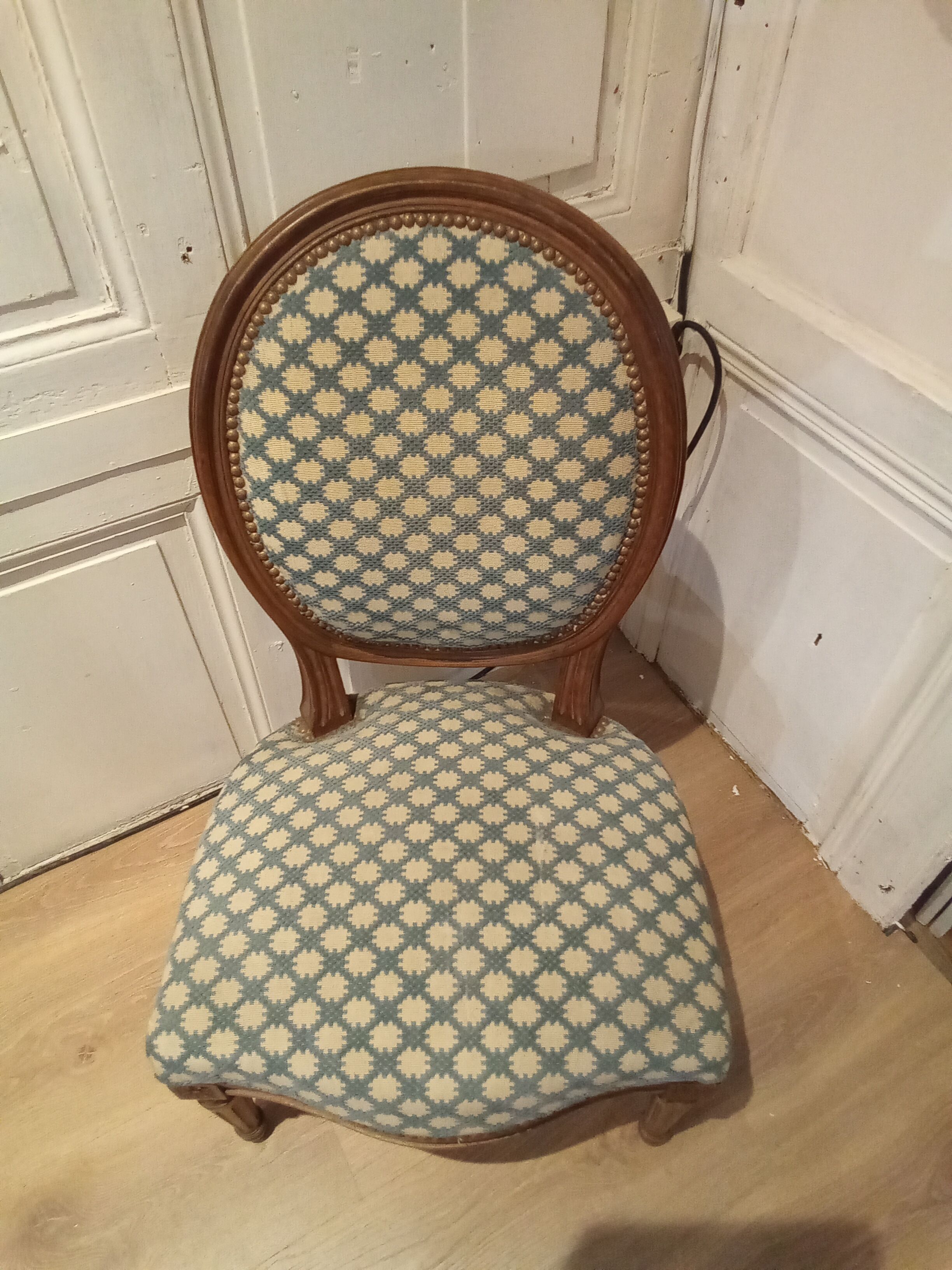 Chaise de style Louis XVI