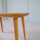 Table basse moderne du milieu du siècle en pin Suède 1940s
