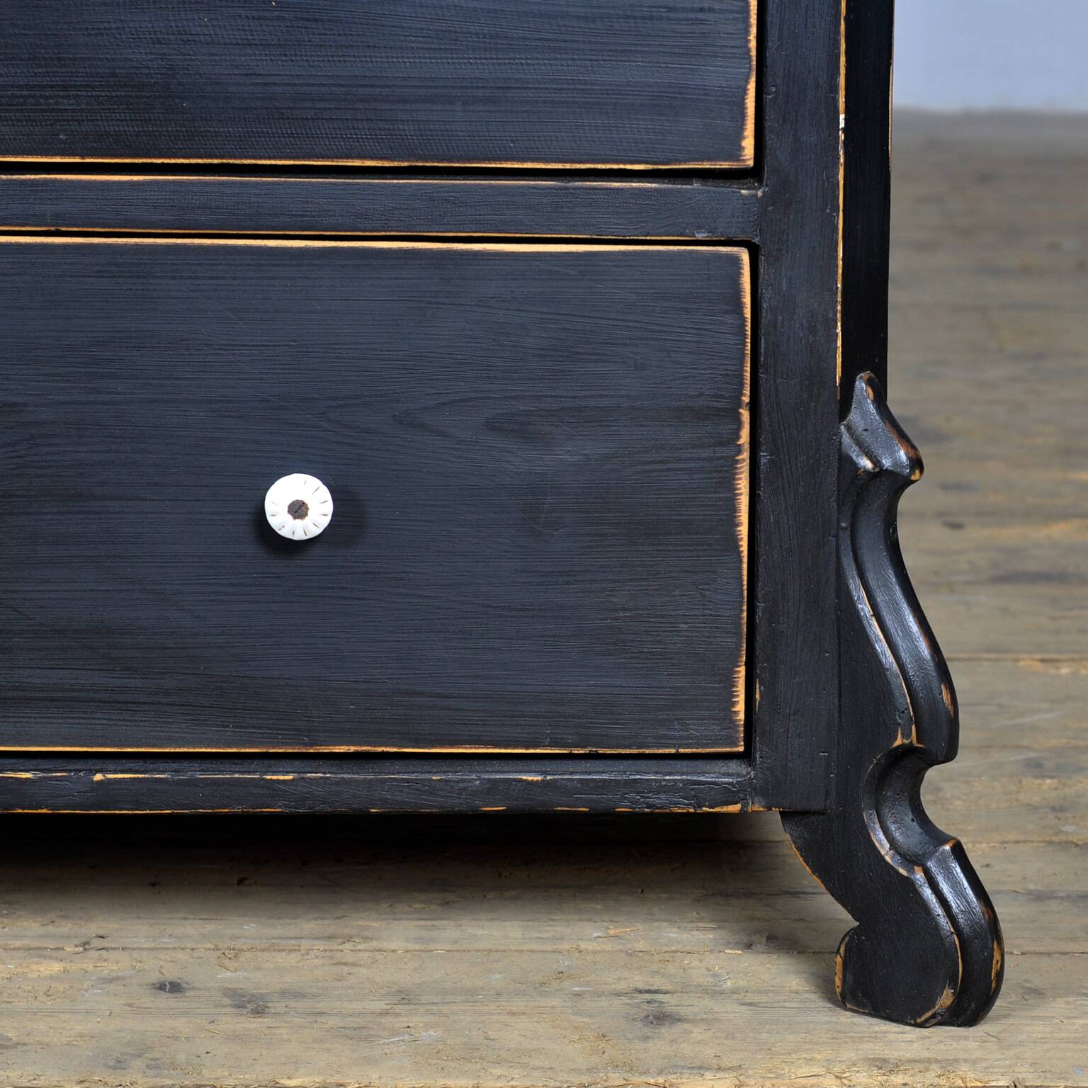 Oak and pine Chest of drawers, 1910s