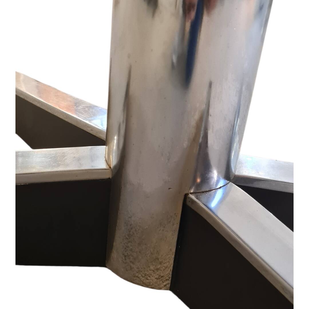 Oval marble dining table from the 1970s.