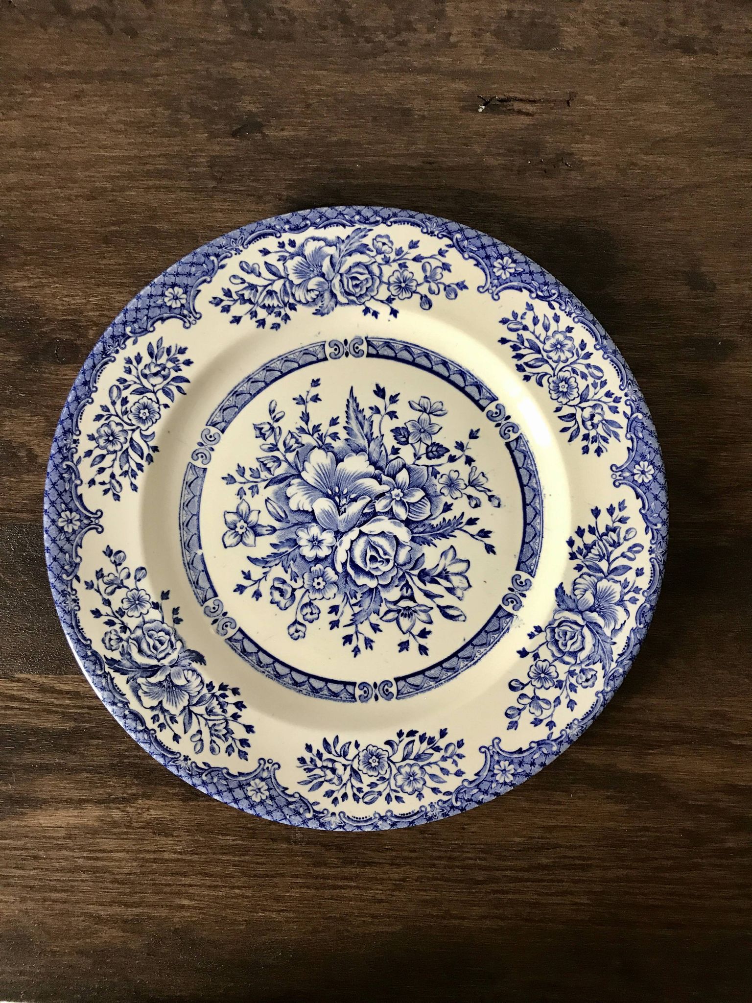 Set of 6 English flat plates, in ironstone ceramic, flower patterns