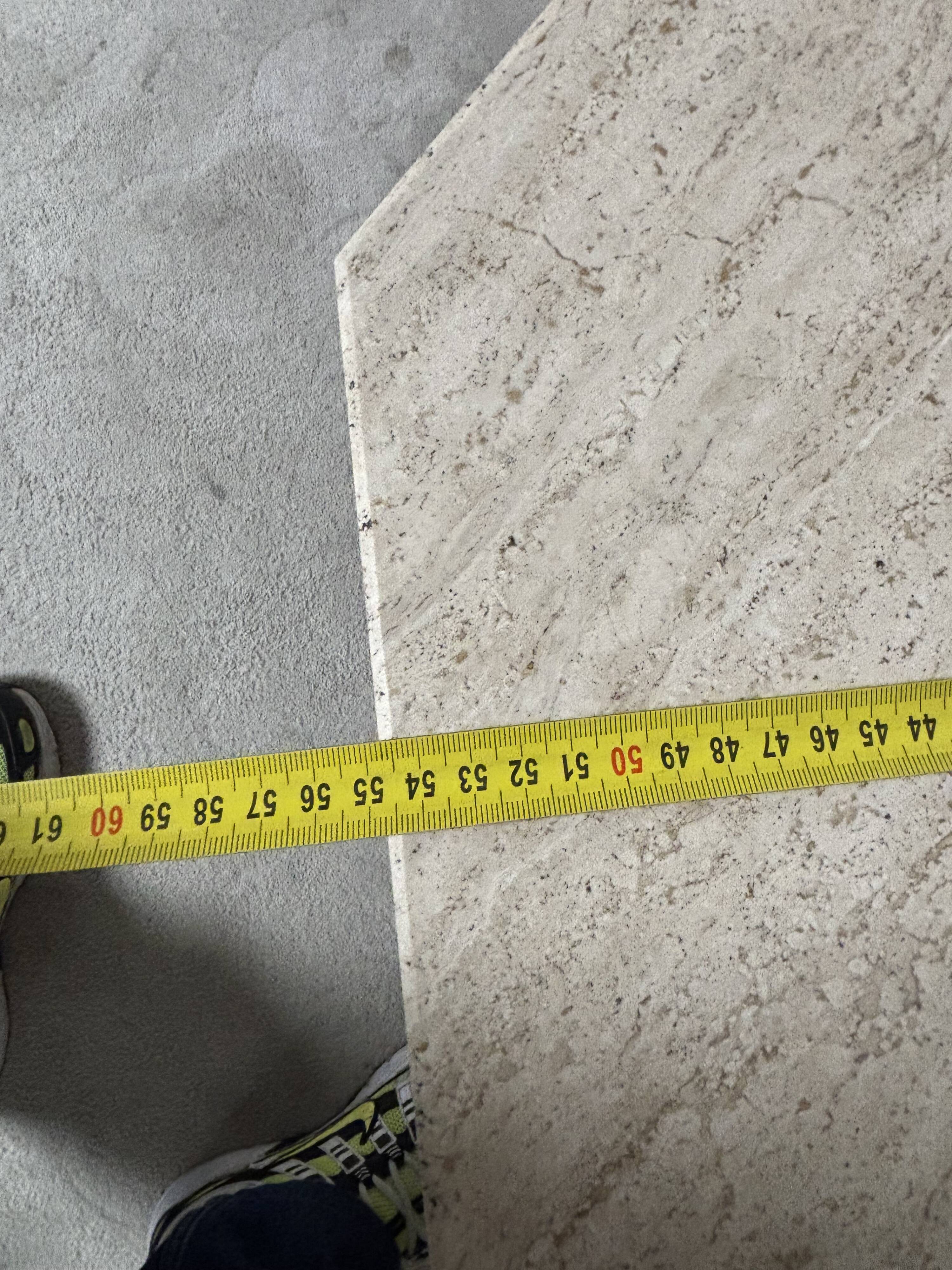 Guéridon octogonal en travertin 1970