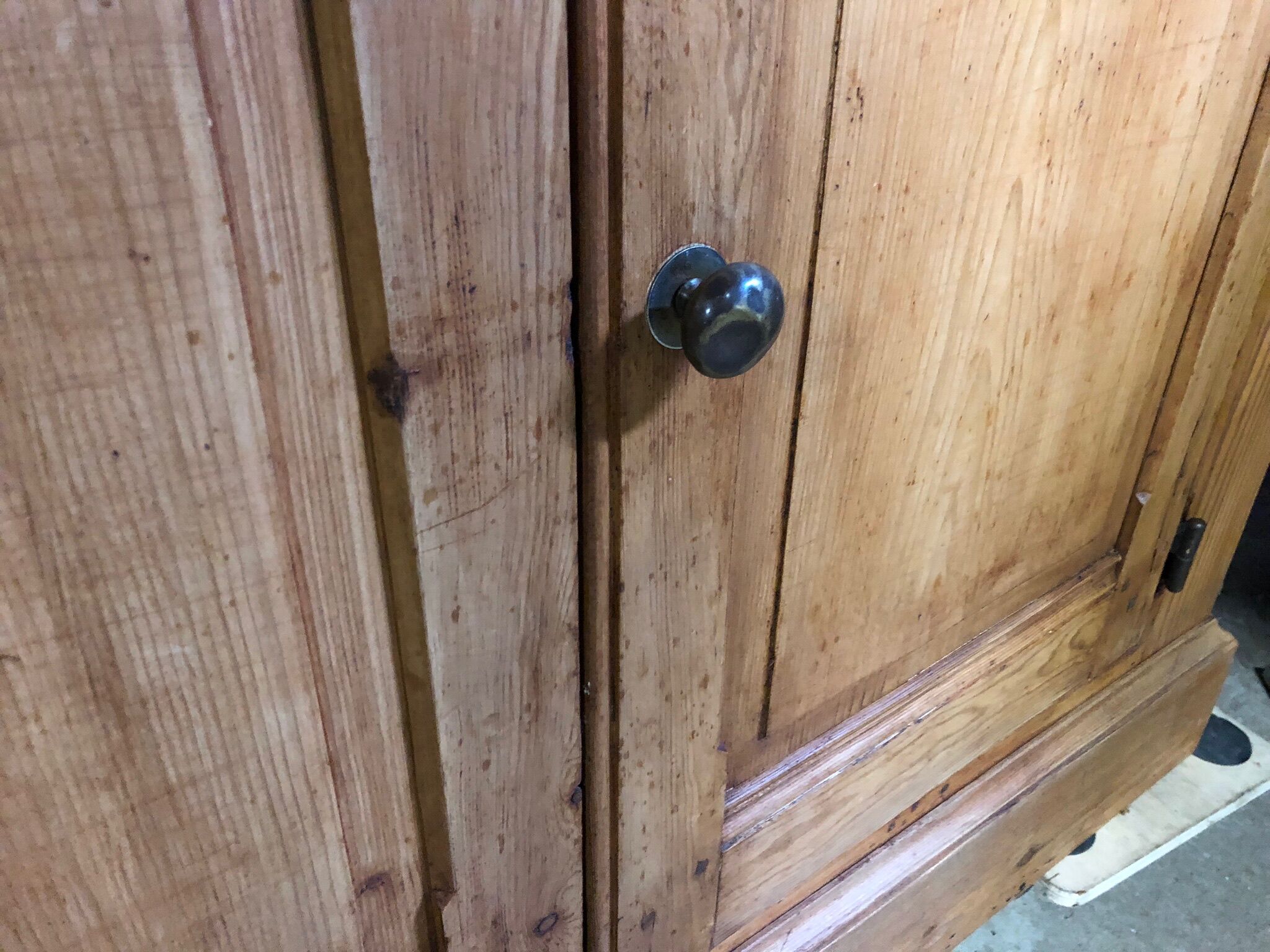 Old counter 4 pine doors
