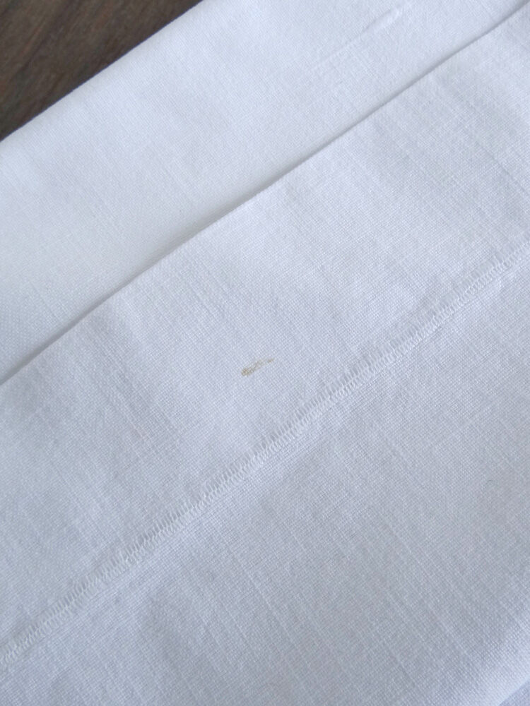 Pillowcases in flax and cotton