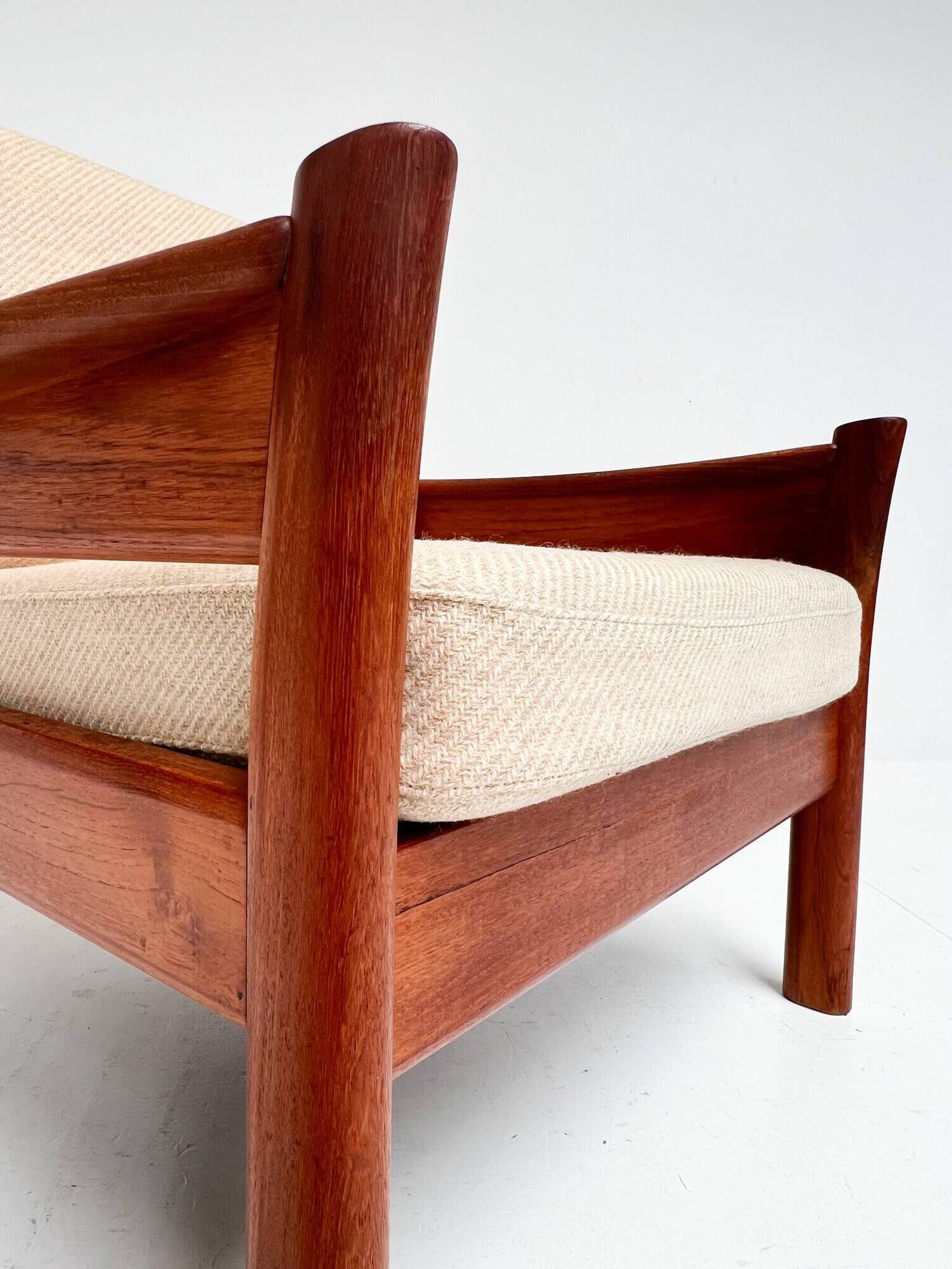 Set of men's and women's armchairs by Dyrlund (2 chairs), 1960s