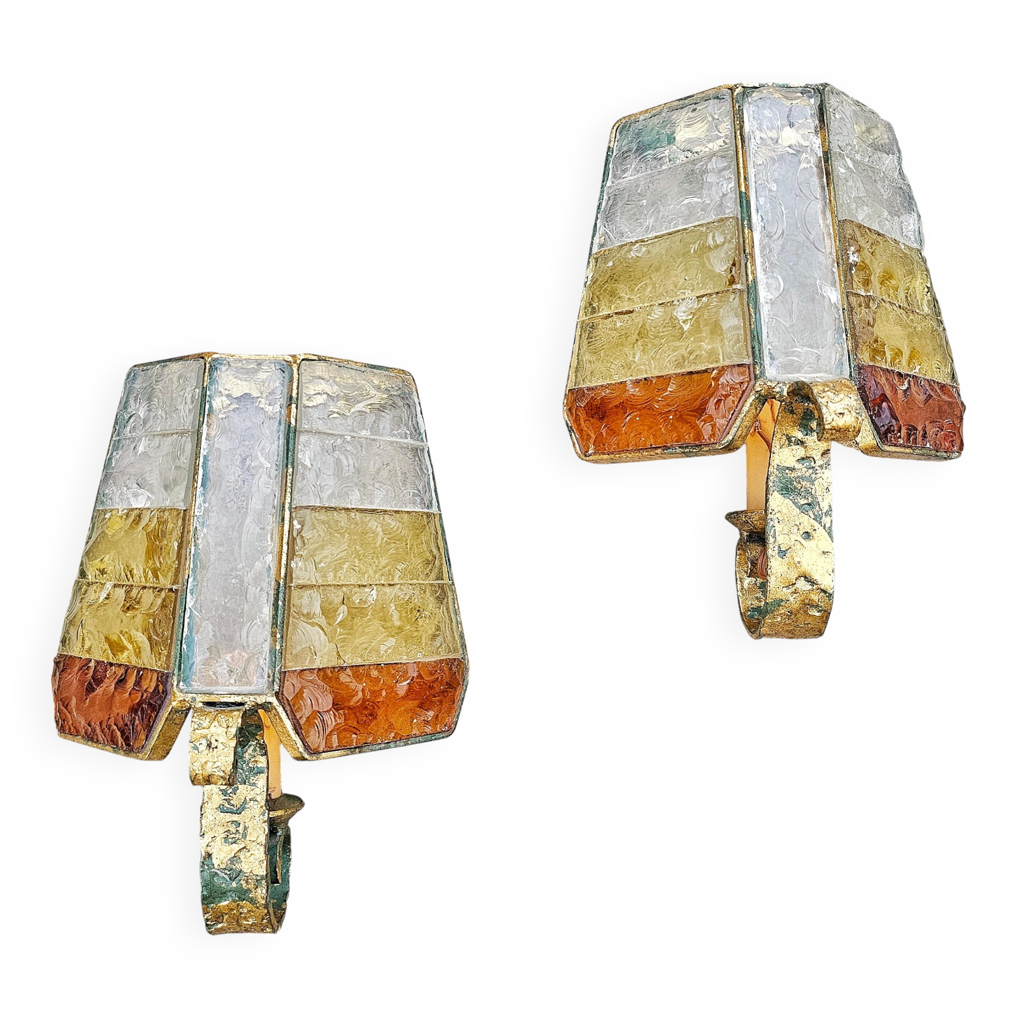 Brutalist pair of wall sconces in hammered glass by Longobard 1970.