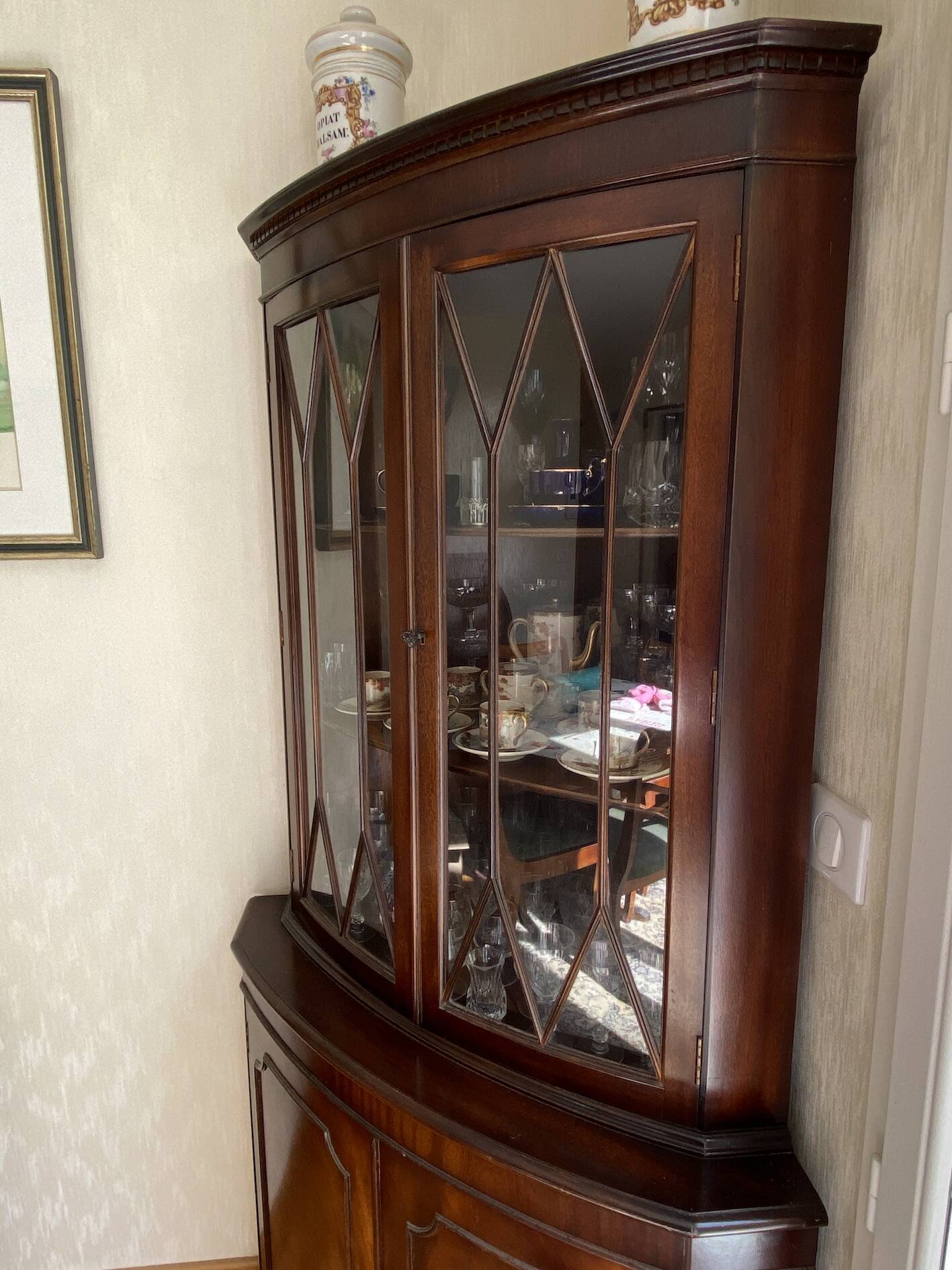Vitrine Encoignure Anglaise - Vaisselier d’angle Acajou