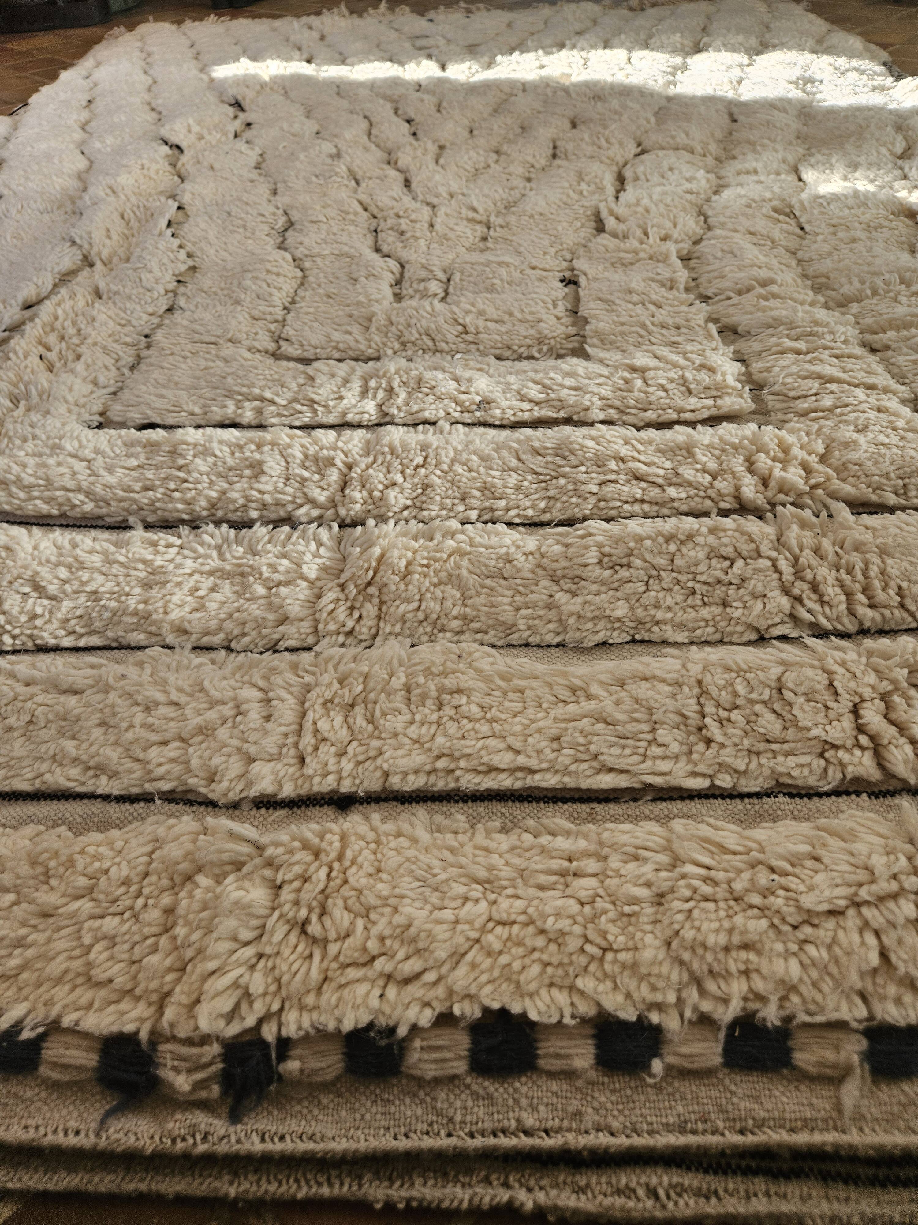BENI OUARAIN RUG WHITE - MOROCCAN BERBER RUG HANDWOVEN - Thick wool