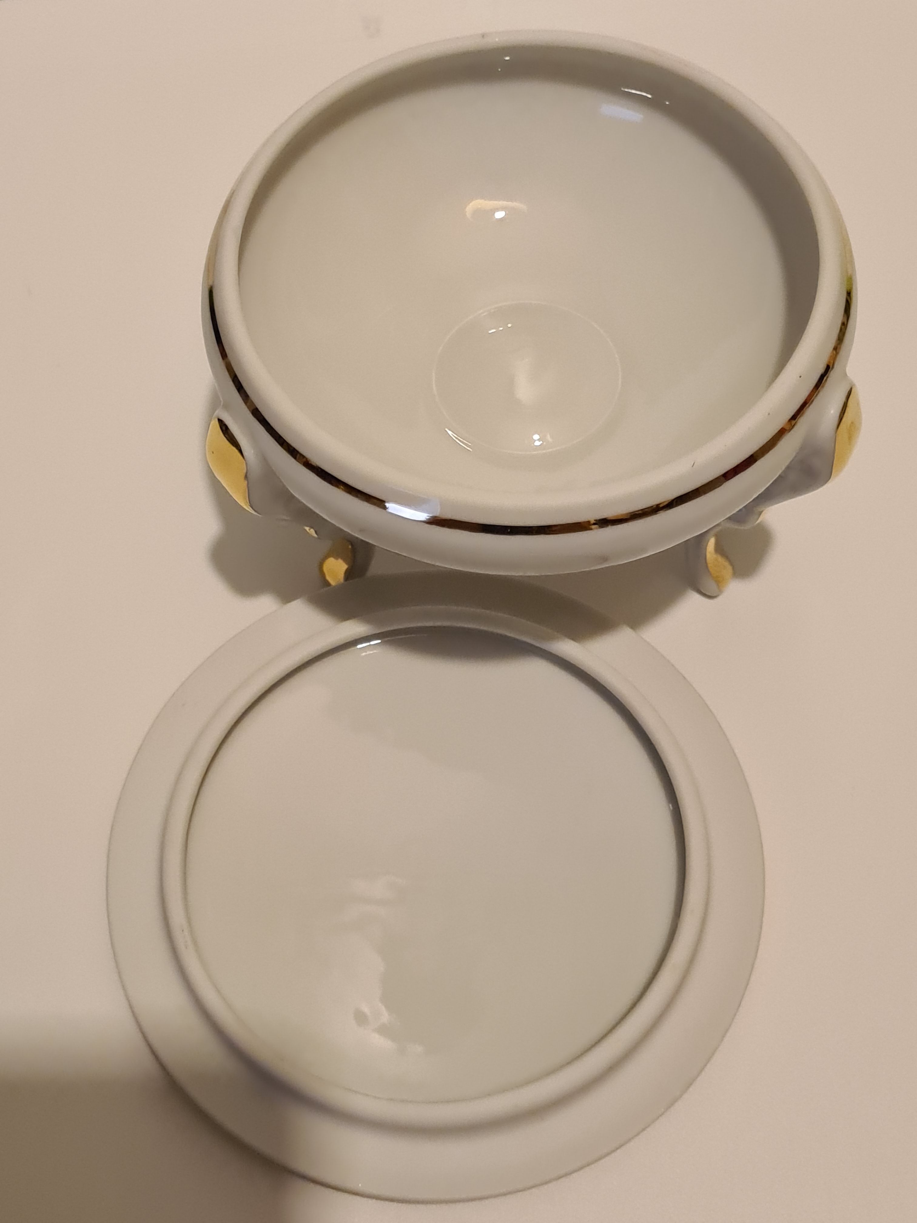 Limoges porcelain tripod décor decors gallant scene