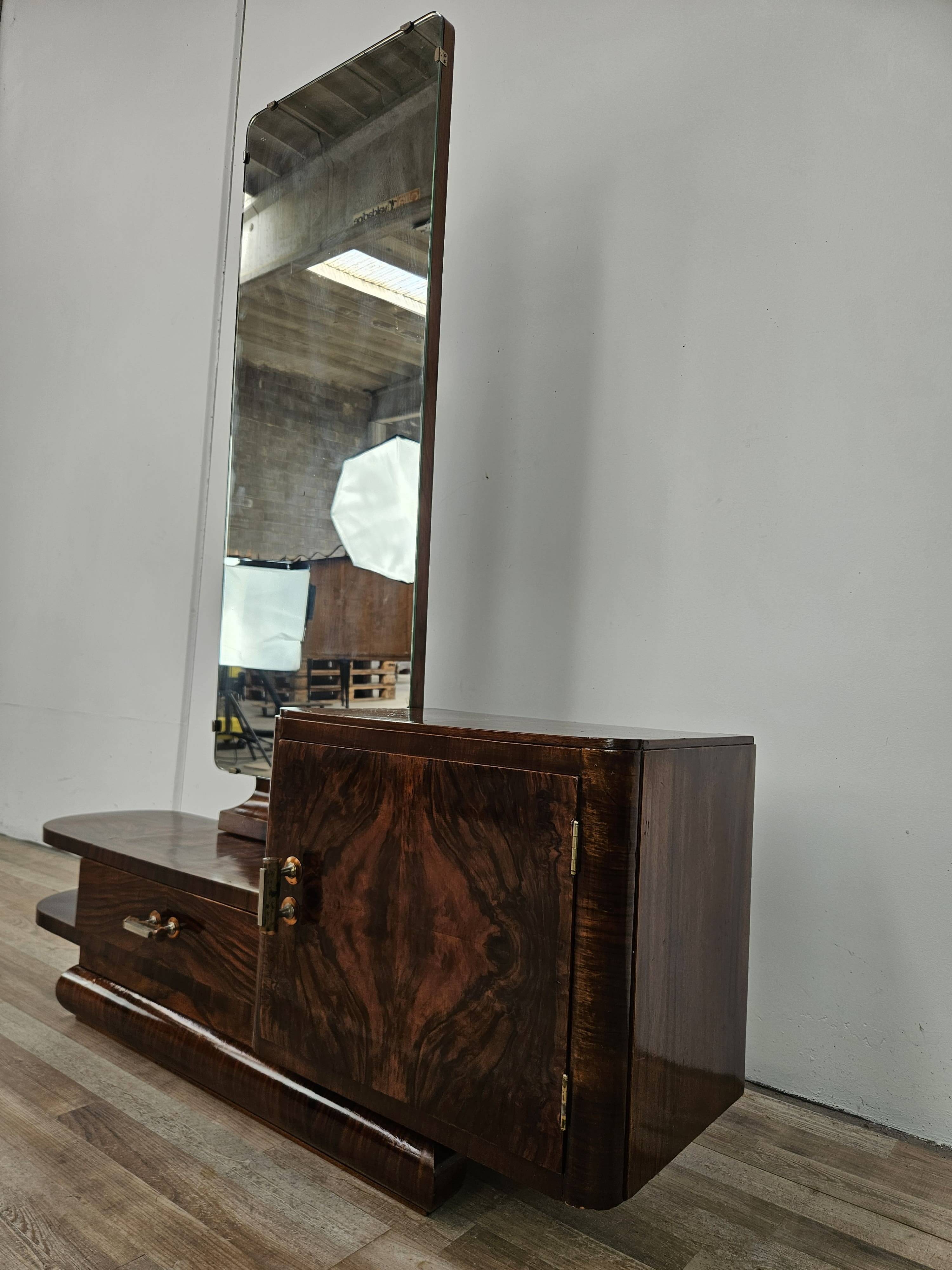 Art Déco Vanity Table in Nutwood with Mirror, Italian Design, 1940s