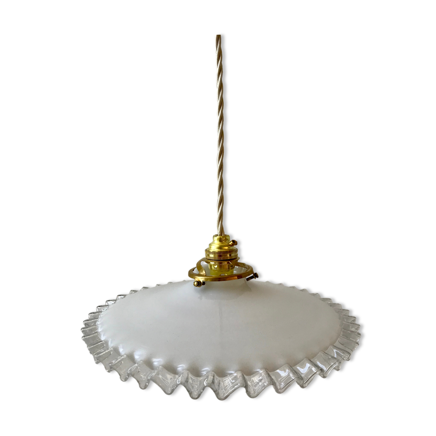 Serrated opaline suspension 20-30s