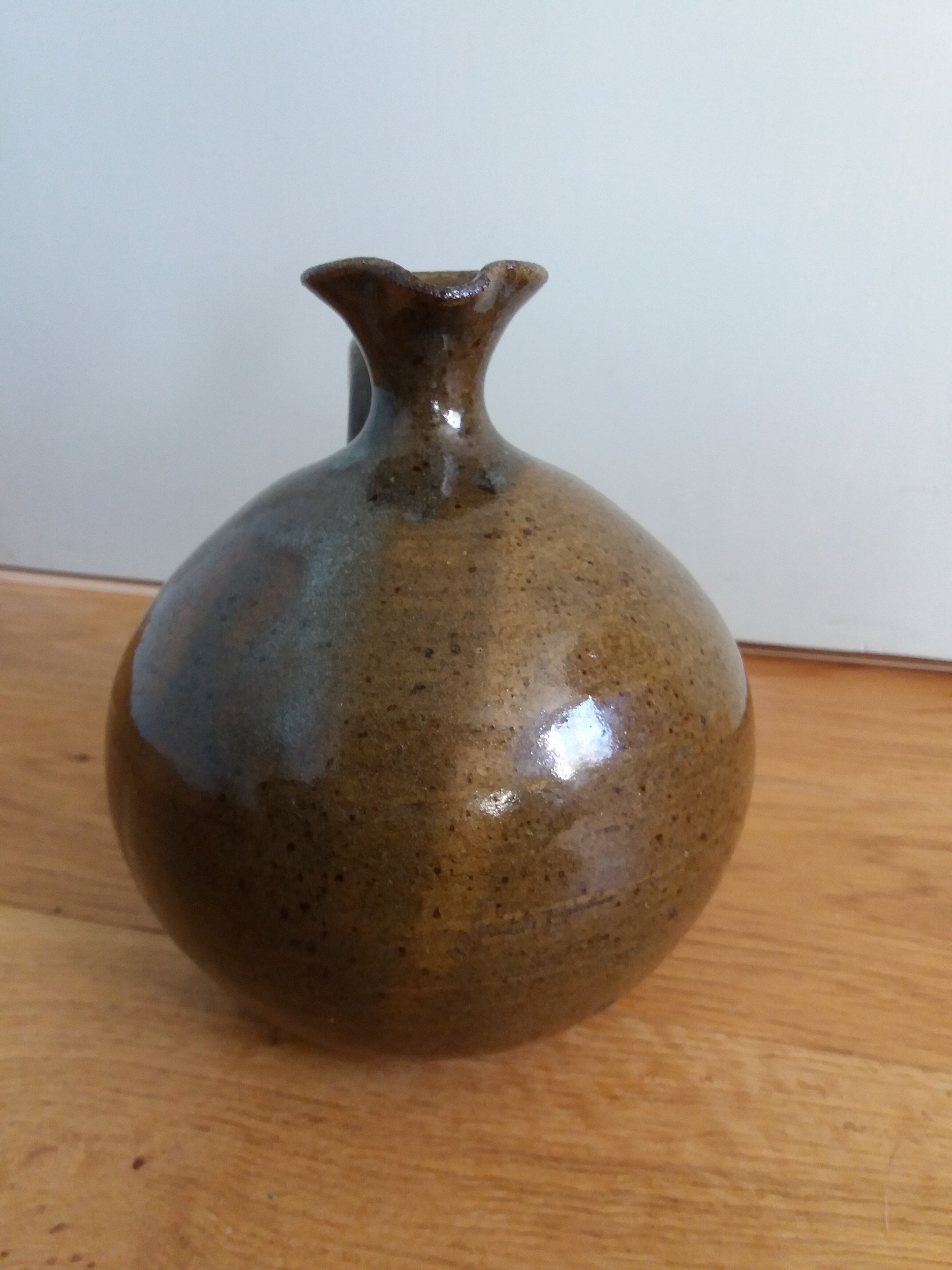 Vase pitcher ball candy sandstone pyrite artisanal pottery of the Bois de Laud