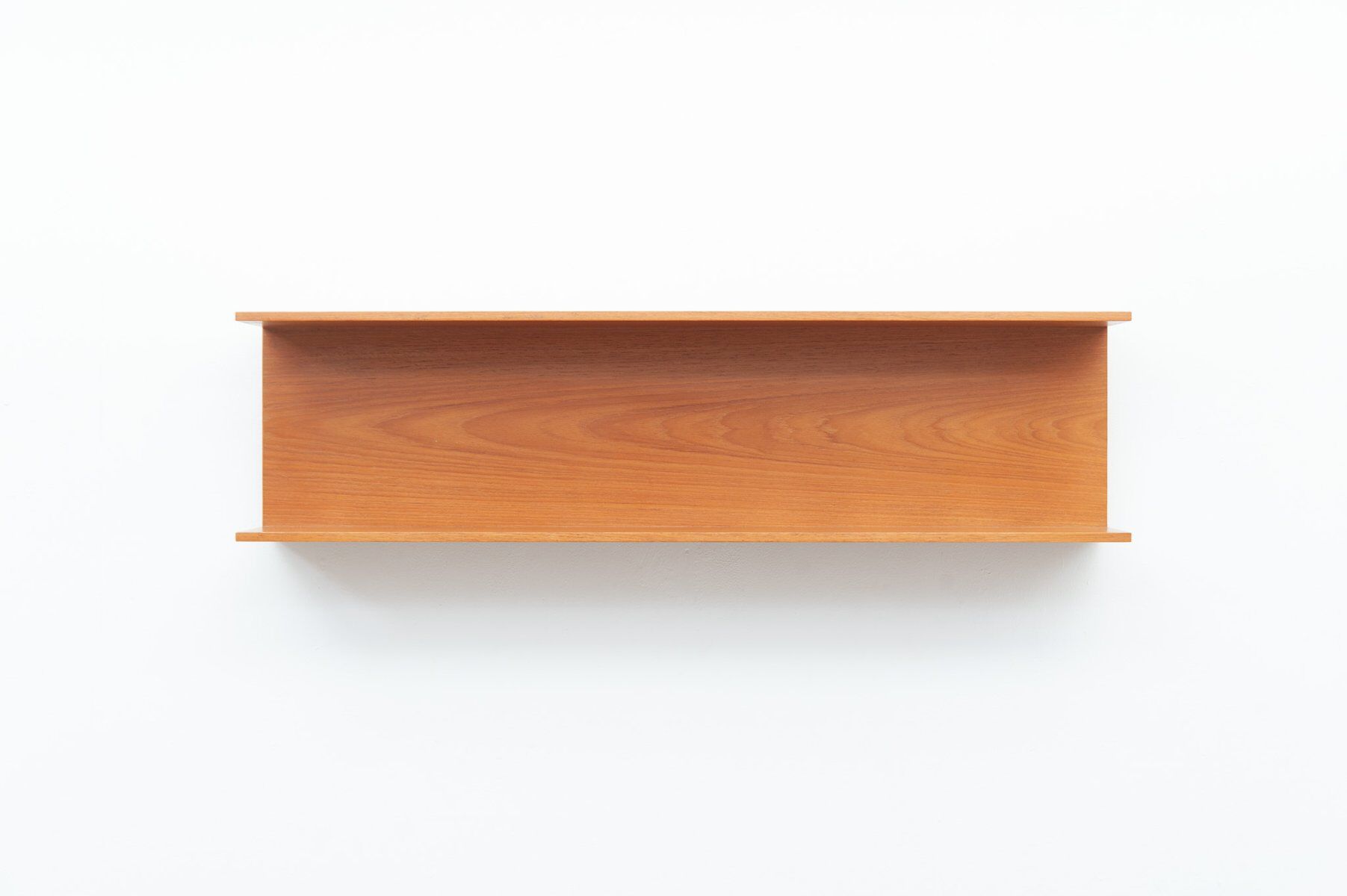 Étagère murale en bois de cerisier par Walter Wirz pour Wilhelm Renz, années 1960.