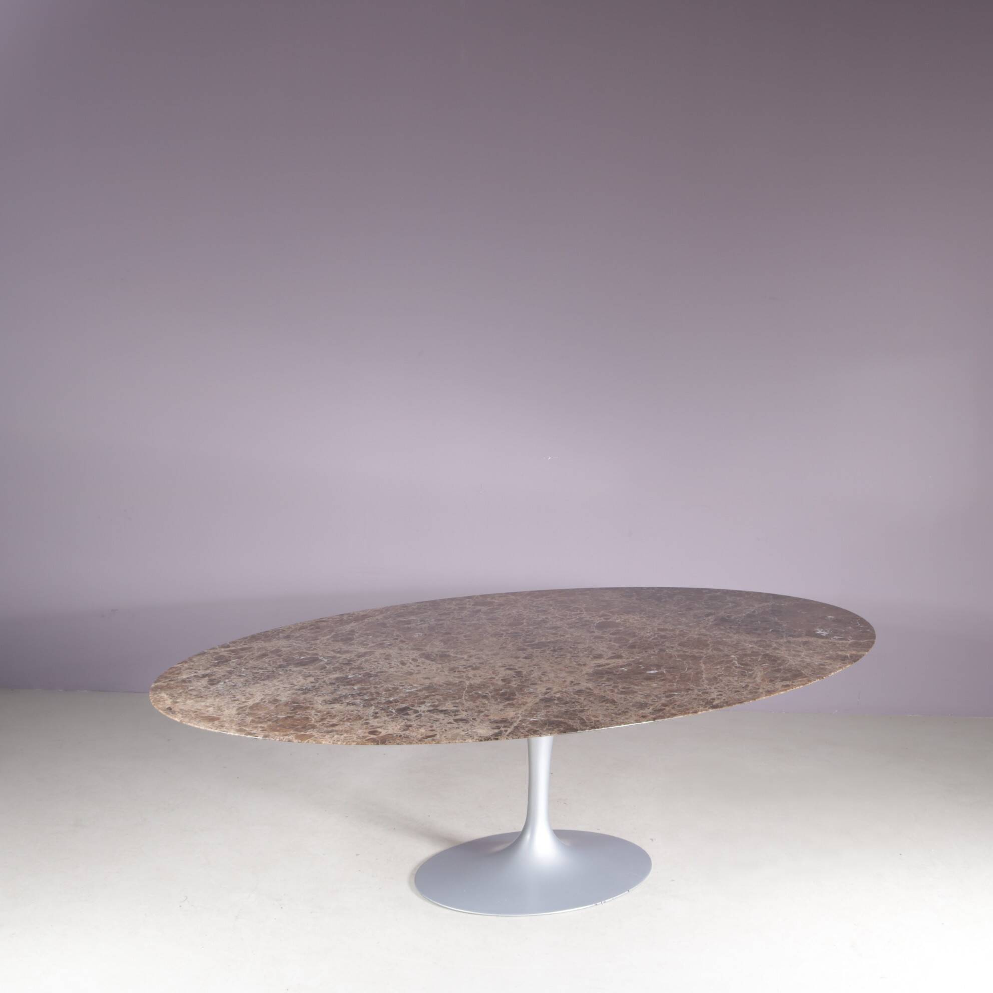 Table ovale XL Tulip Eero Saarinen pour Knoll Int.
