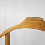Light valet stand in beech