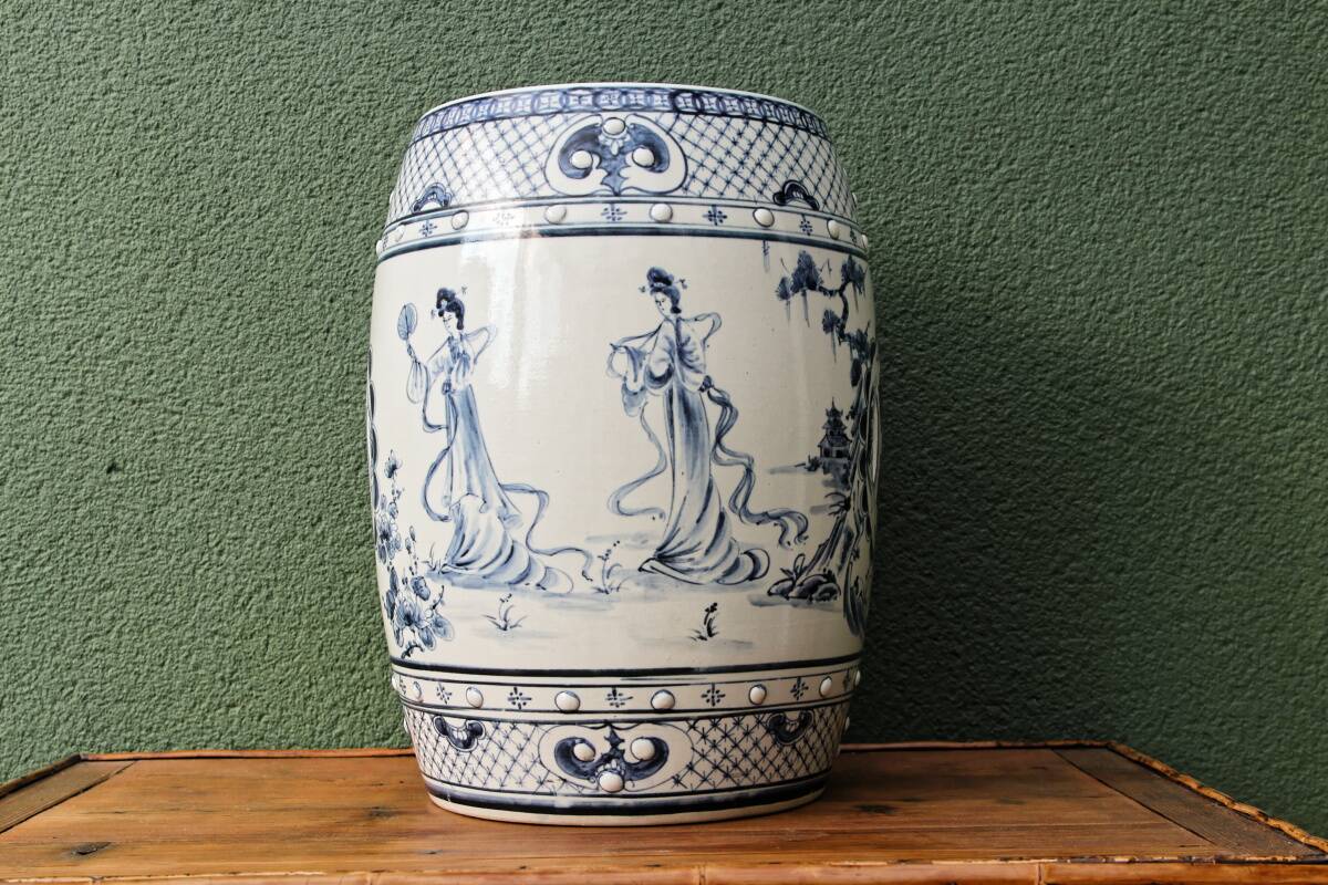 Chinese ceramic stool