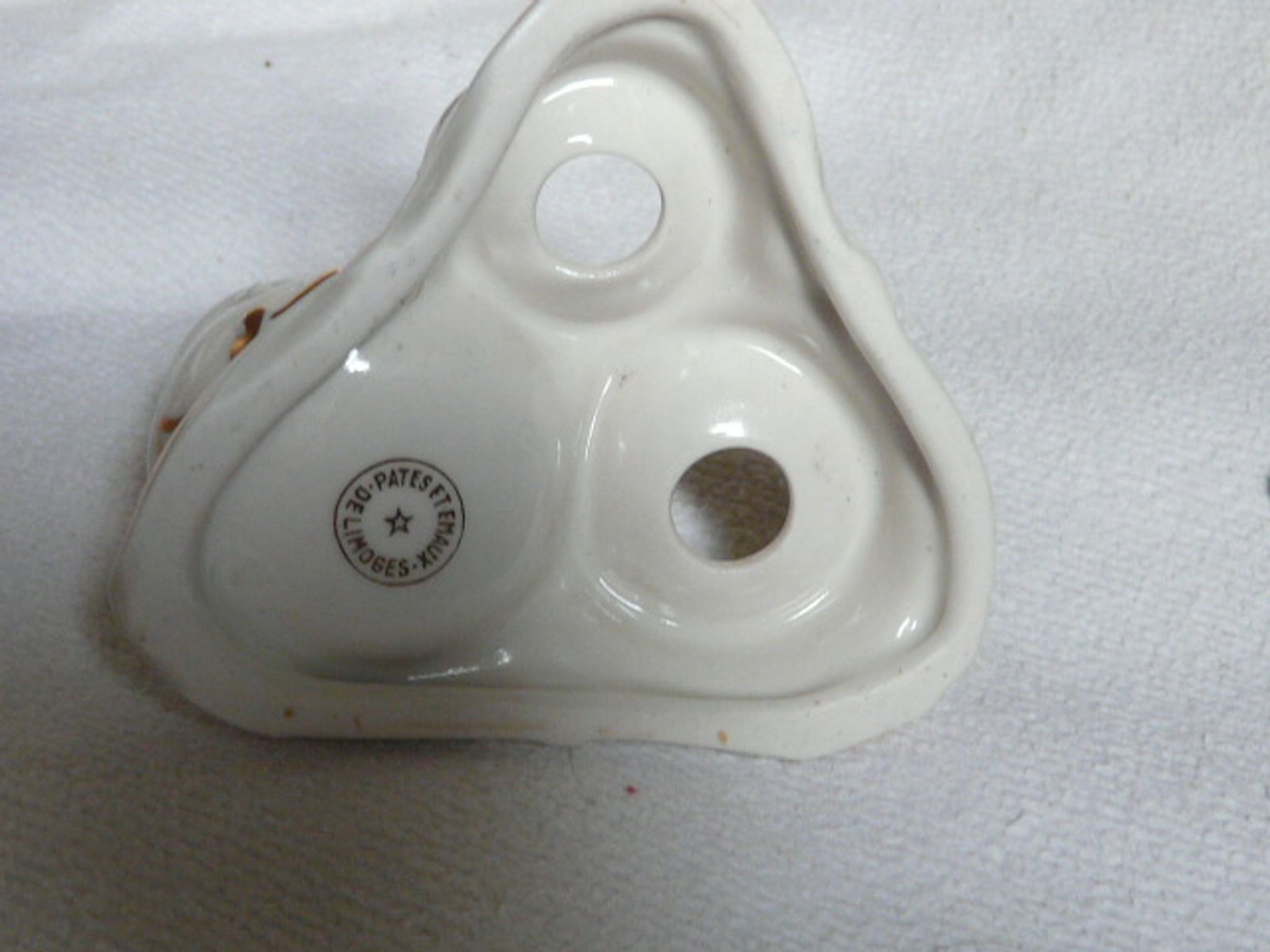 Salière poivrière et moutardier en porcelaine de Limoges forme champignons