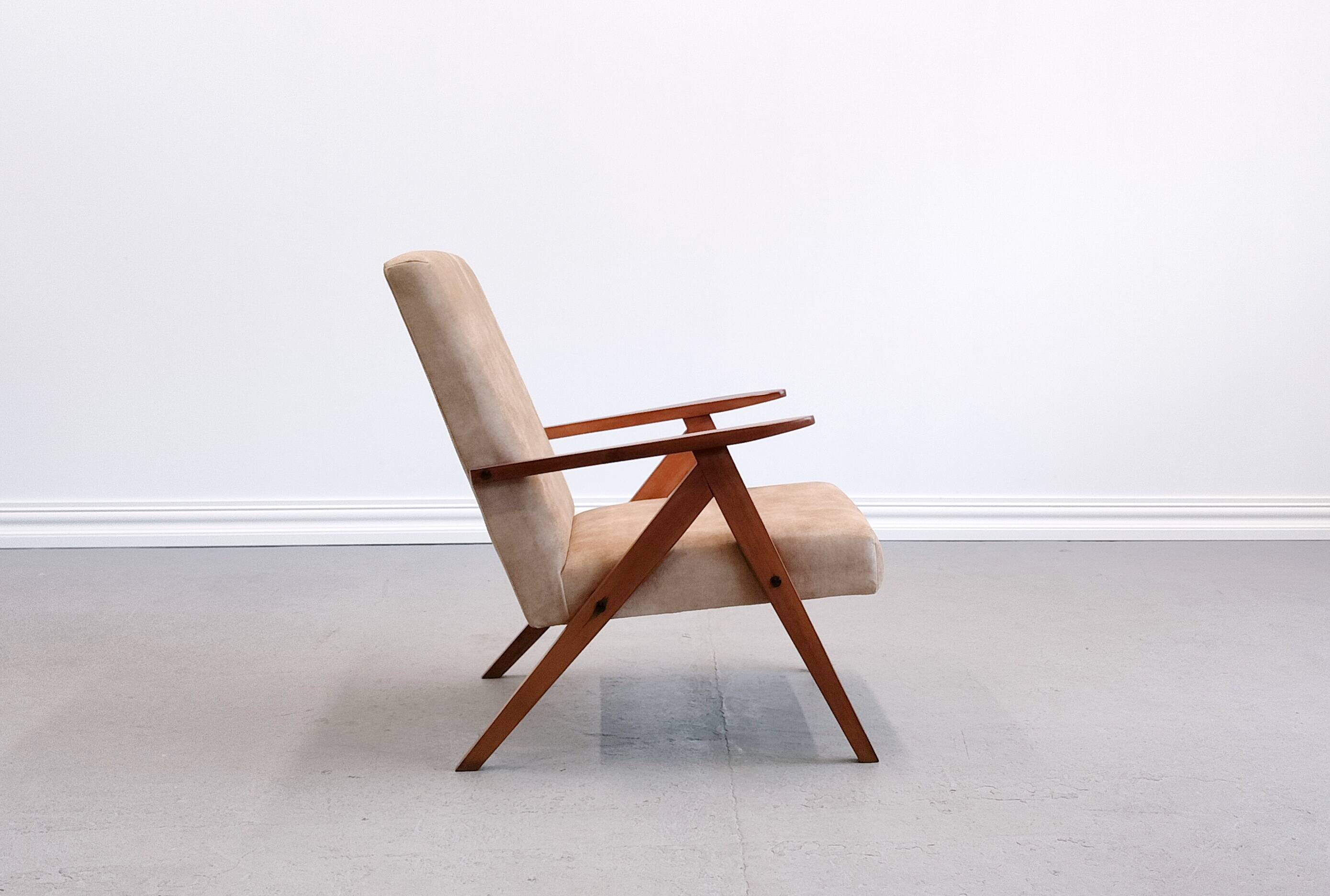 1960 Mid Century Easy Chair Model B 310 Var in Beige Velvet