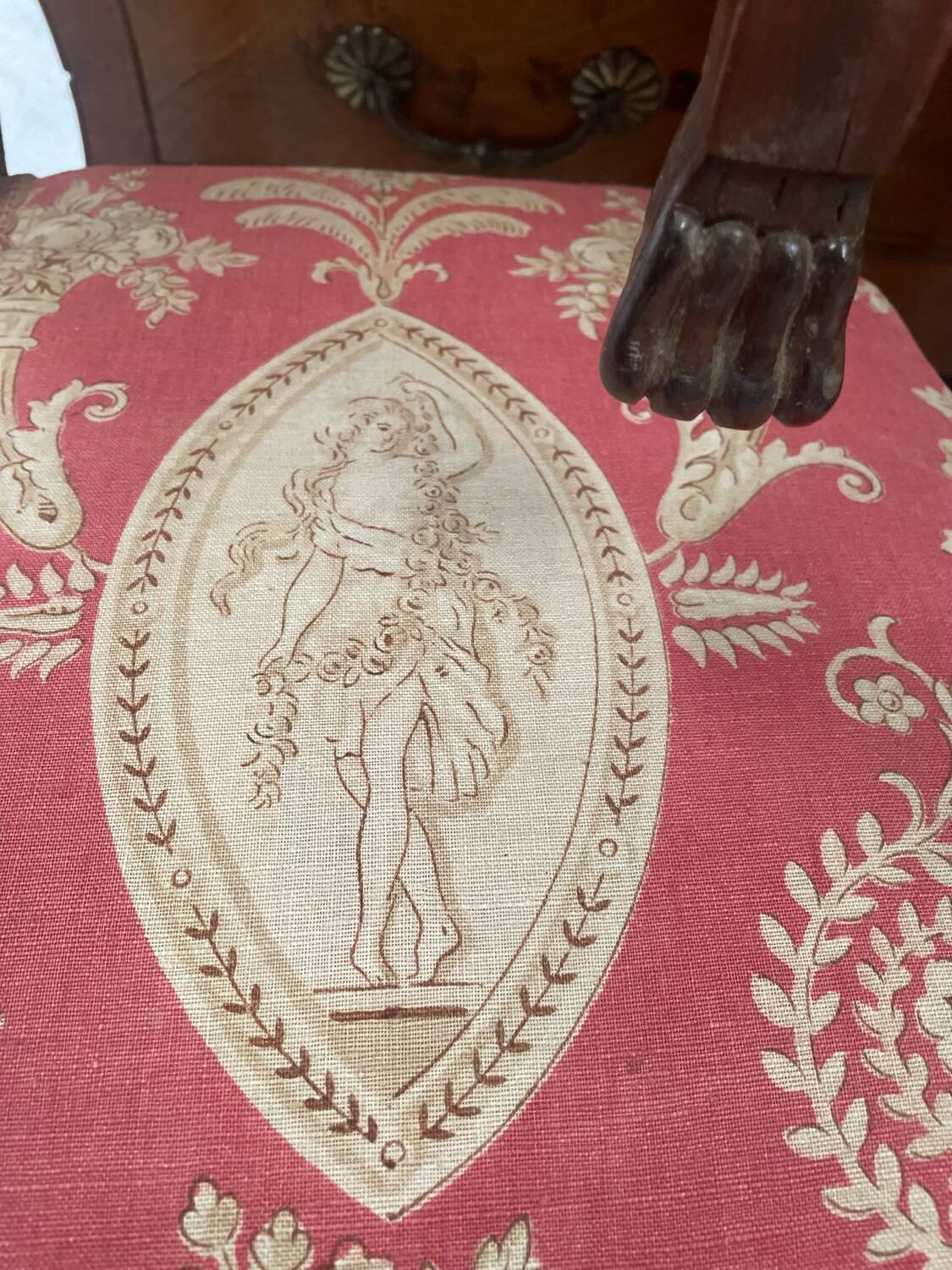 Lot de trois chaises anciennes en parfait état