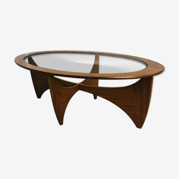 Vintage teak "astro" oval coffee table by Victor Wilkins for G/plan, 1960s.