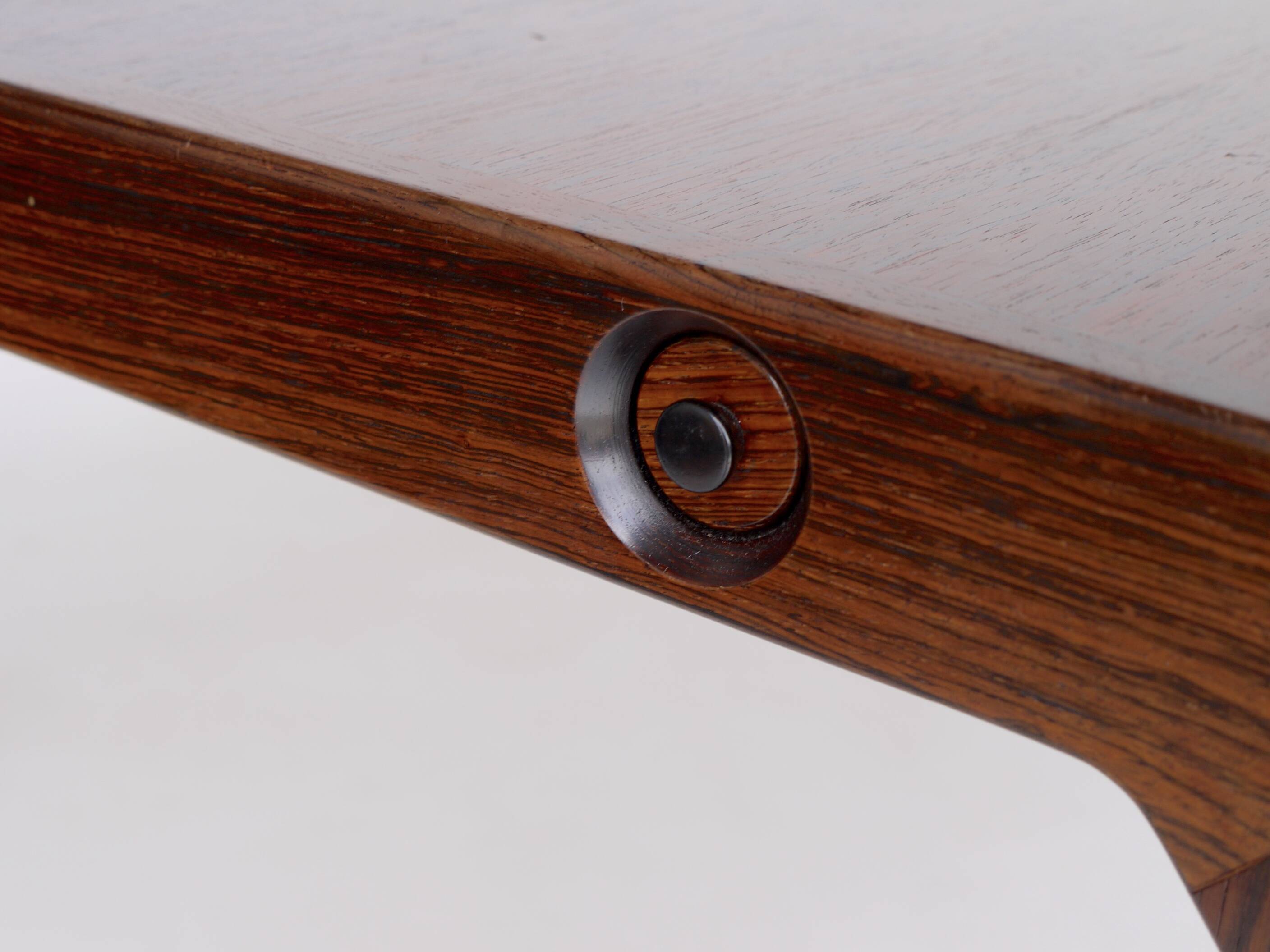 Table à manger danoise par Poul Hundevad et Kai Winding. Années 1960