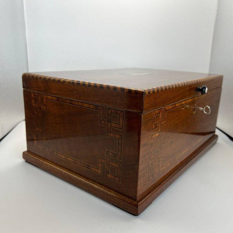 Biedermeier Box in Walnut on Oak, South Germany, 1850