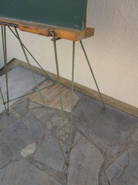 Table of vintage children's 60 eiffel foot