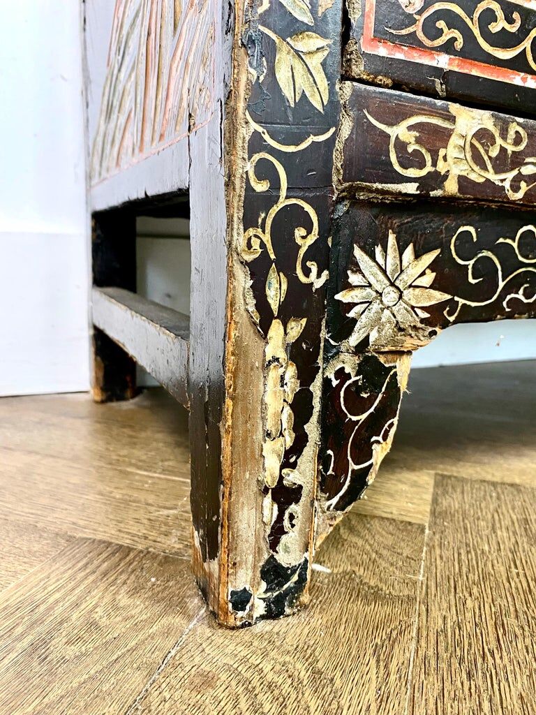 Black lacquered Chinese cabinet 19th century