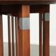 Table d'appoint ronde au design Art Déco